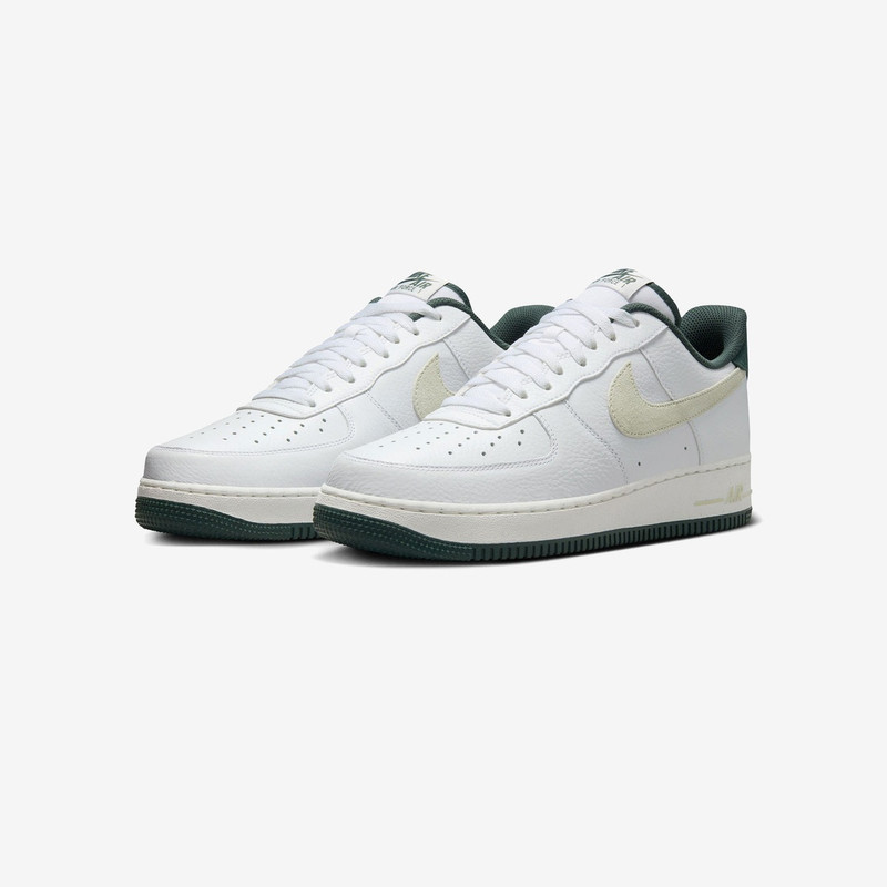 Nike Air Force 1 '07 LV8 outlook
