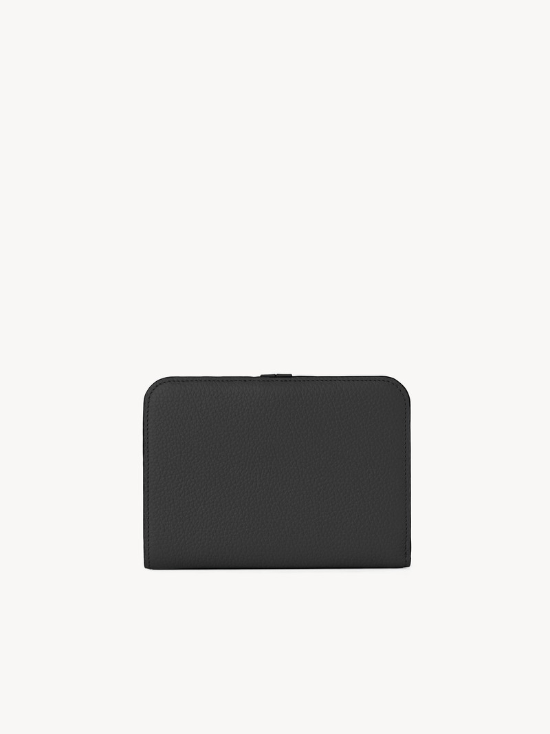 Chloé ALPHABET BIFOLD WALLET IN GRAINED LEATHER outlook