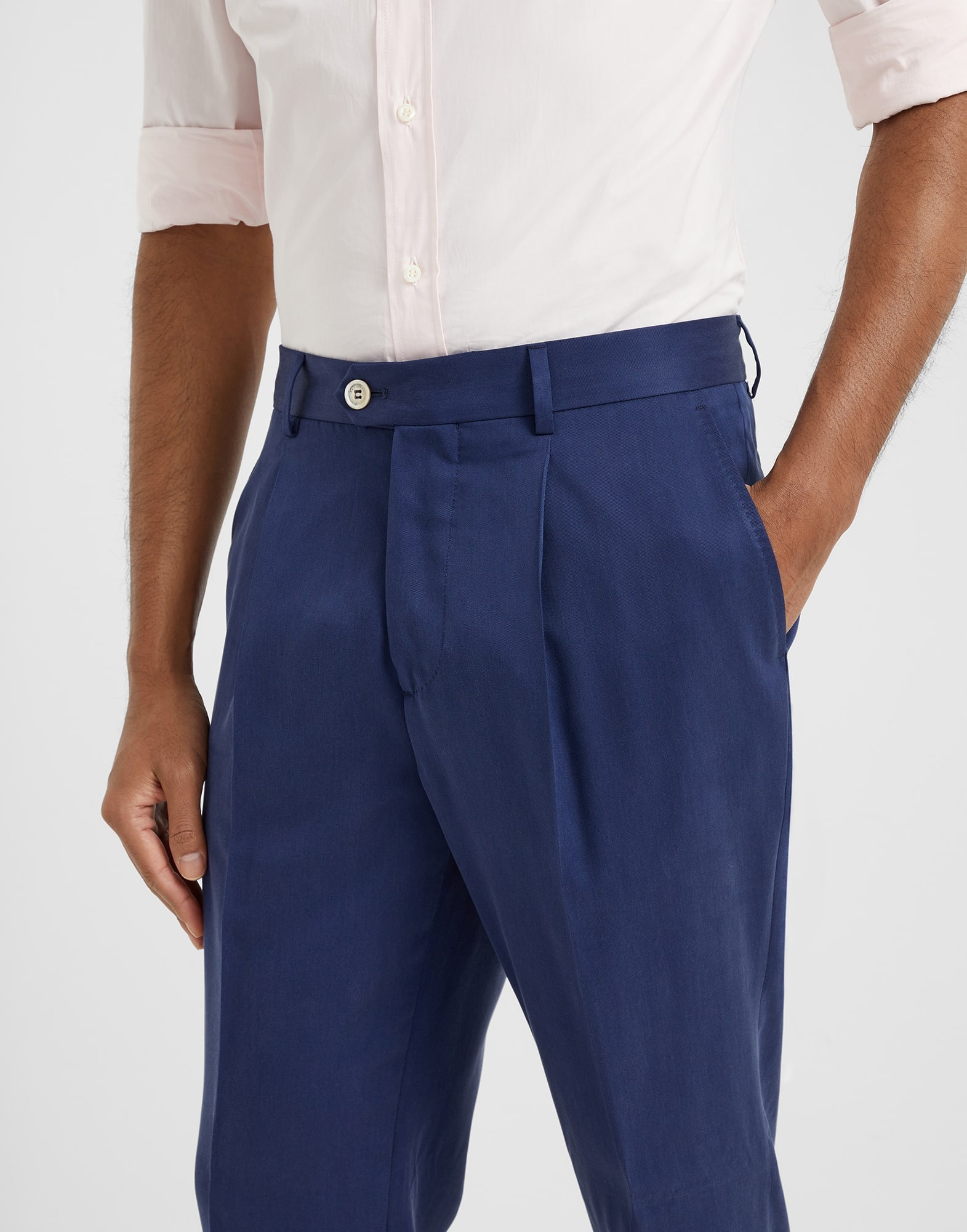 Délavé silk twill leisure fit trousers with pleat - 3