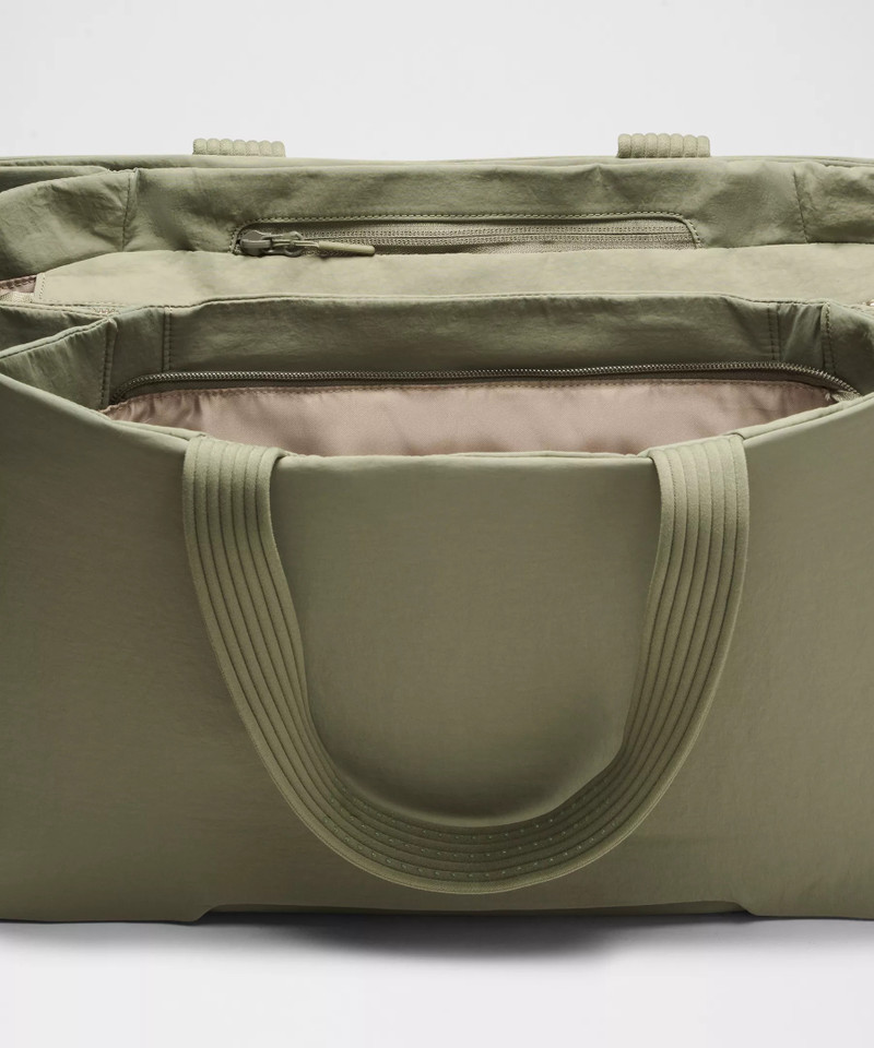 Triple Compartment Tote Bag 18L 9