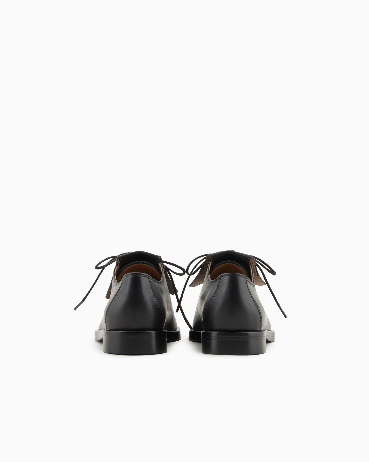Leather lace-ups with fringes - 4