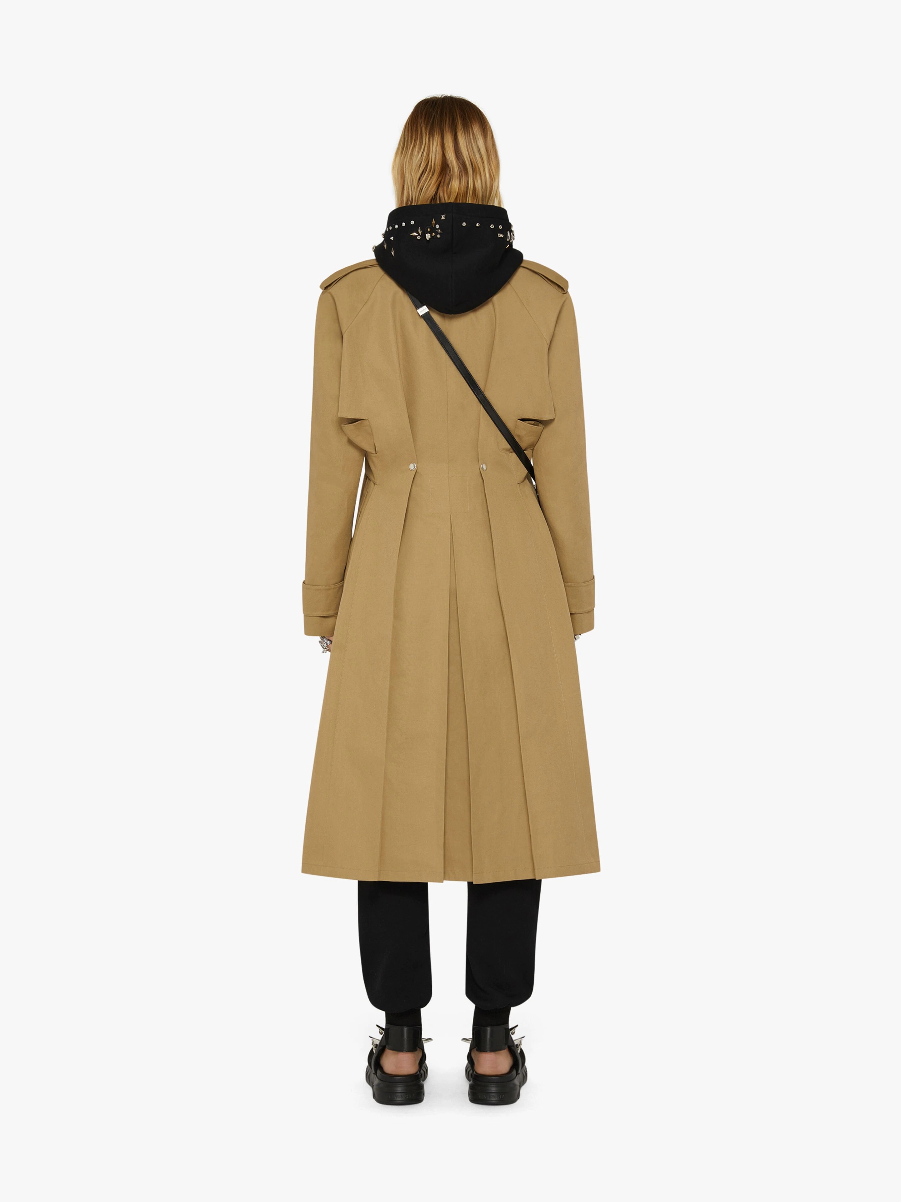 GRAPHIC CUTOUT TRENCH - 4