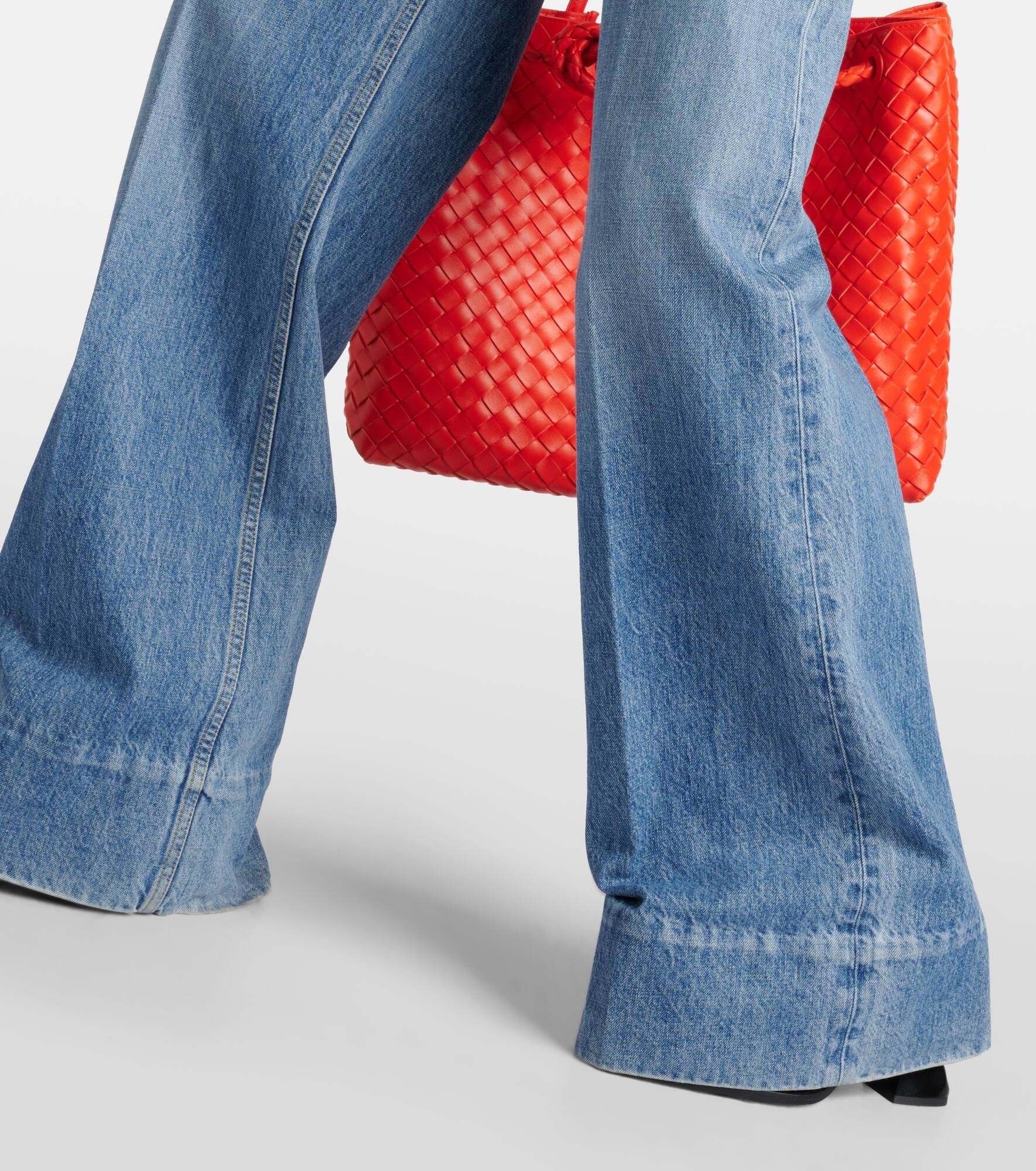 Mid-rise wide-leg jeans - 6