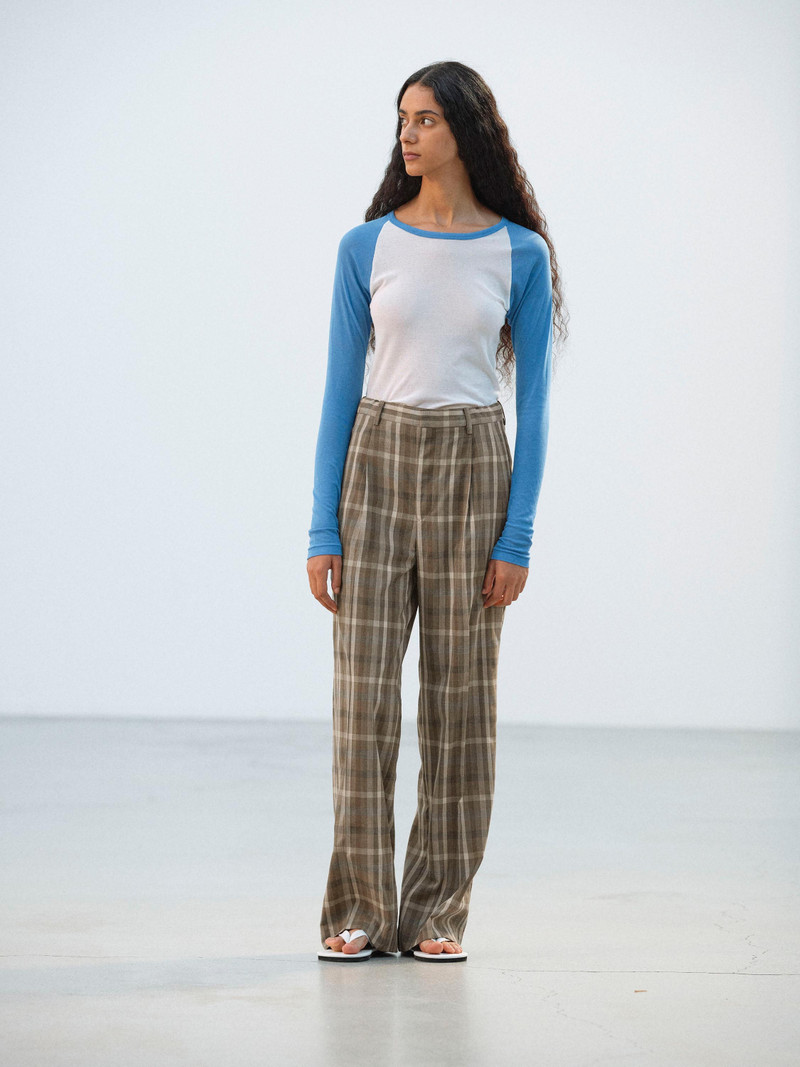 AURALEE SUPER FINE TROPICAL WOOL CHECK TWO-TUCK SLACKS outlook