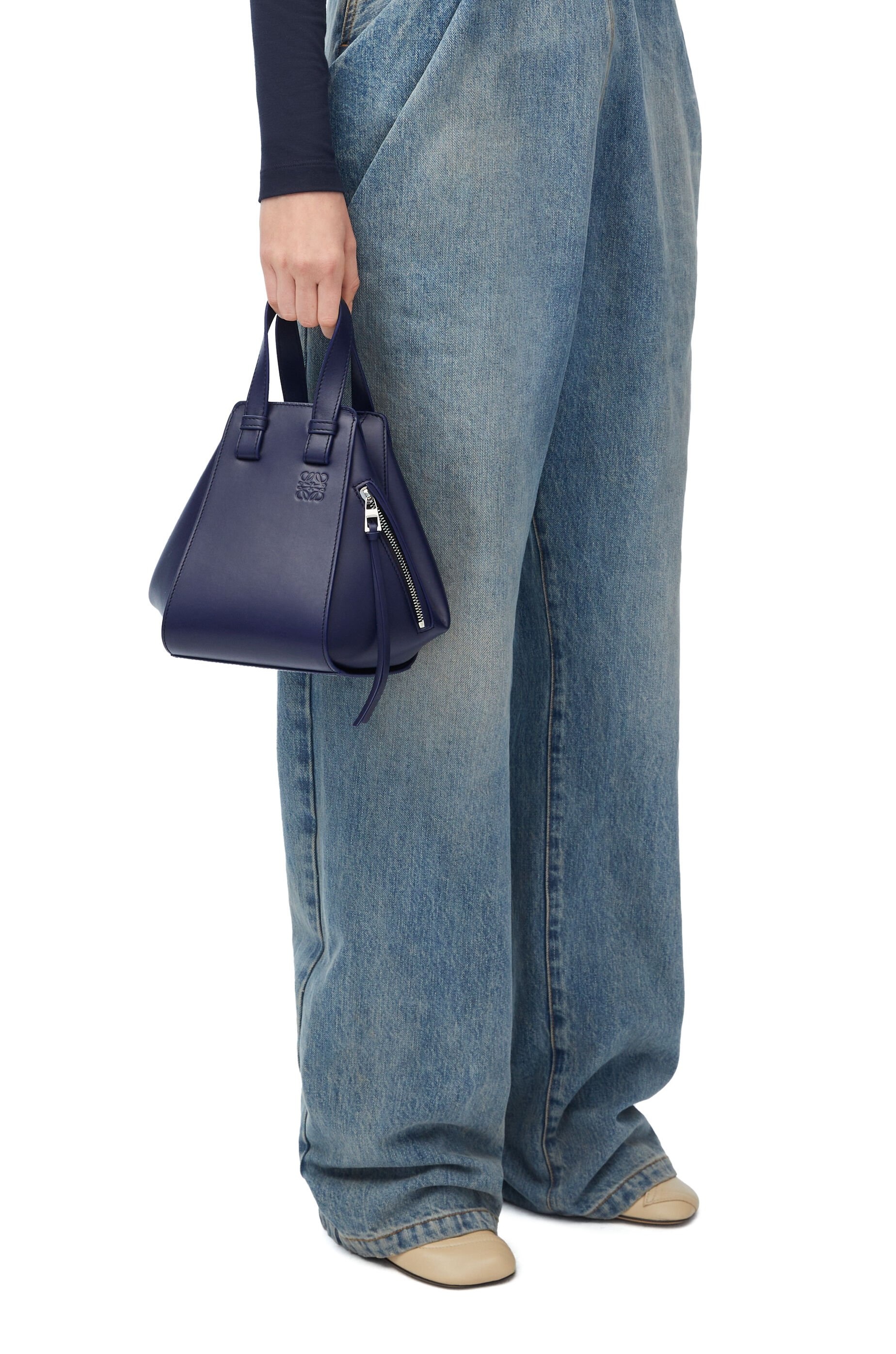 Compact Hammock bag in satin calfskin - 3