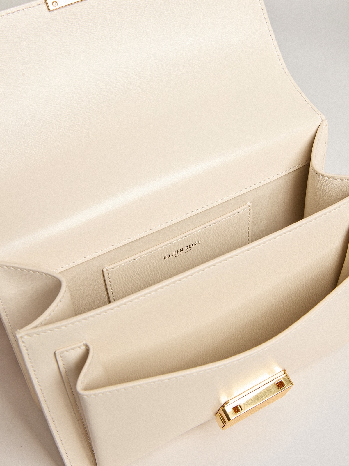 Venezia Bag in butter-colored boarded leather with silk scarf - 4