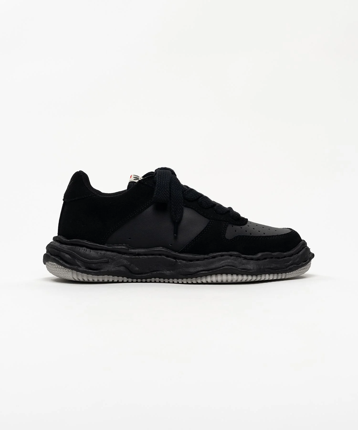 "WAYNE" OG Sole Suede Low-top Sneakers - 1