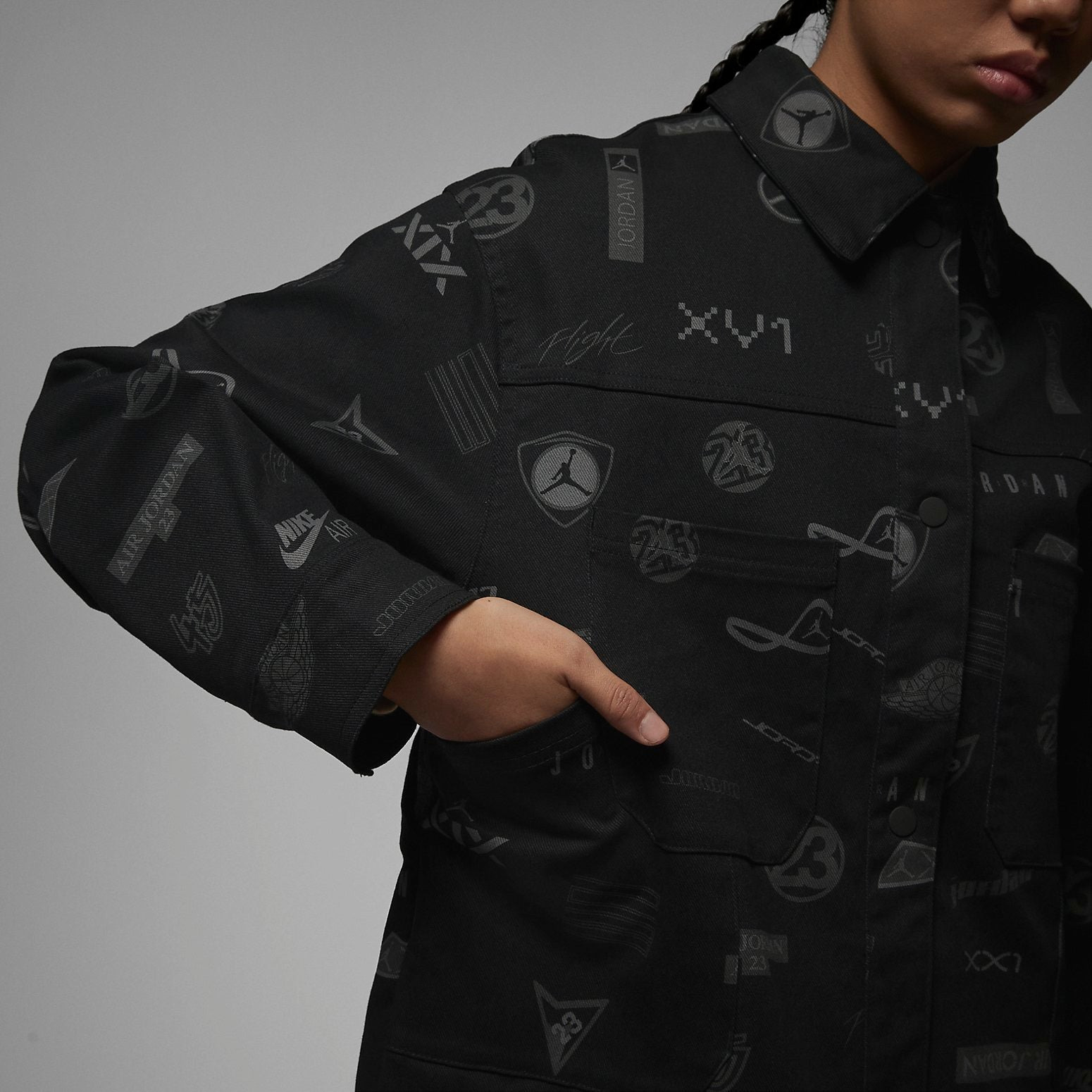 (WMNS) Air Jordan Trucker Jacket 'Black' DX0385-010 - 4
