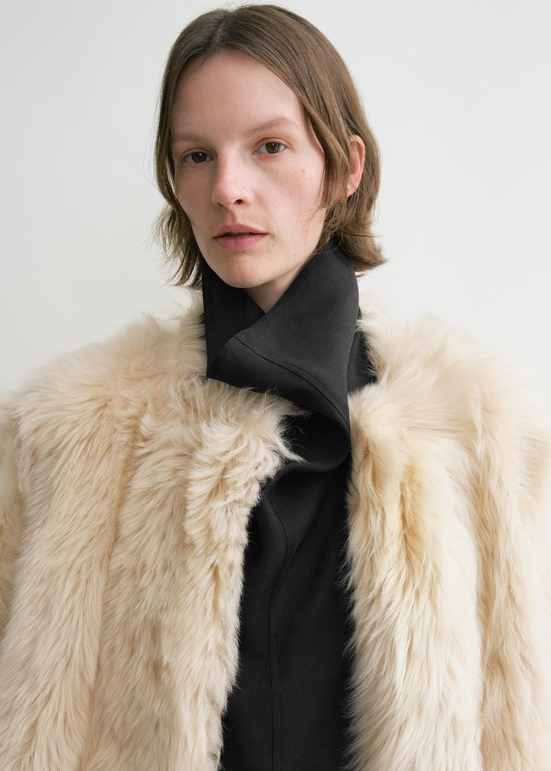 Silky shearling coat eggnog 6