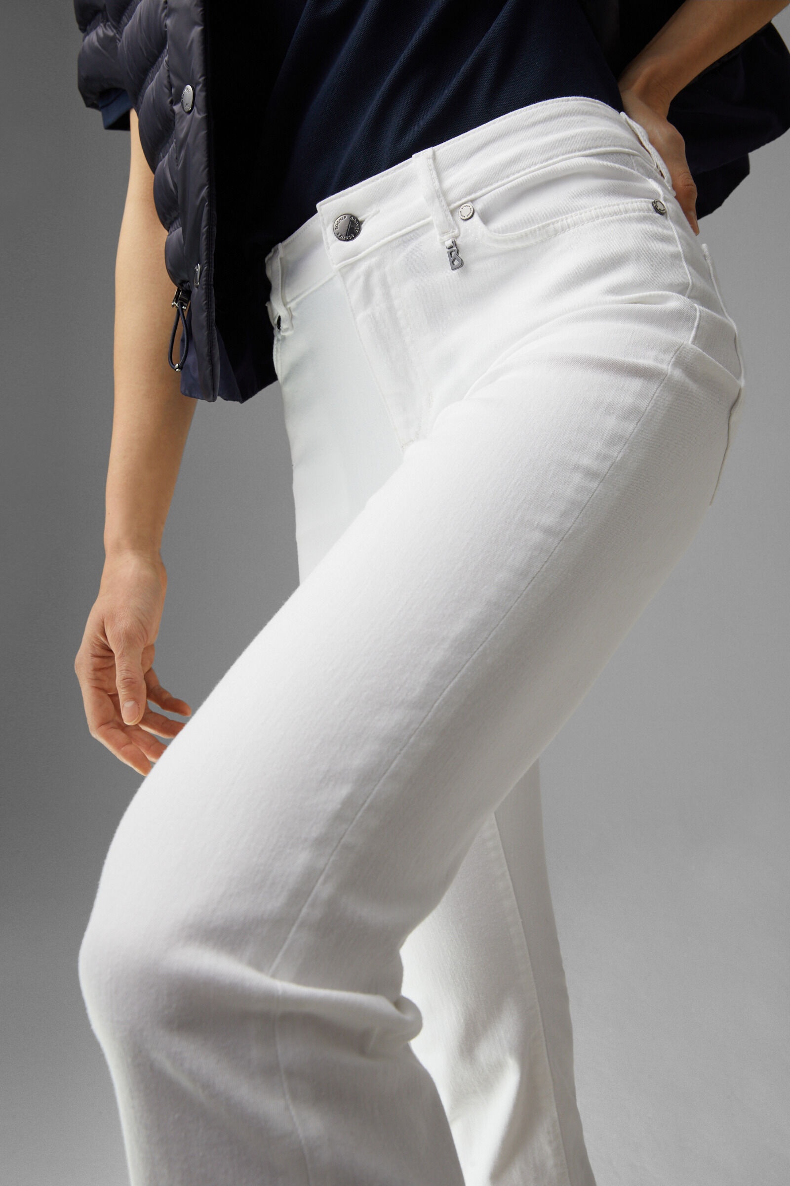 Julie 7/8 flared fit jeans in White - 5