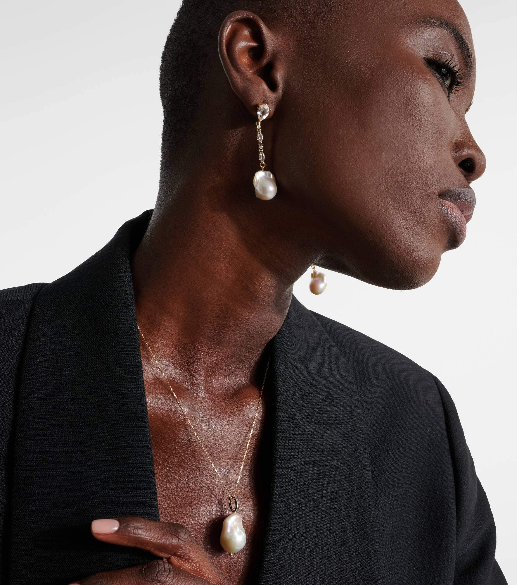 14kt gold necklace with Baroque pearl and diamonds - 3