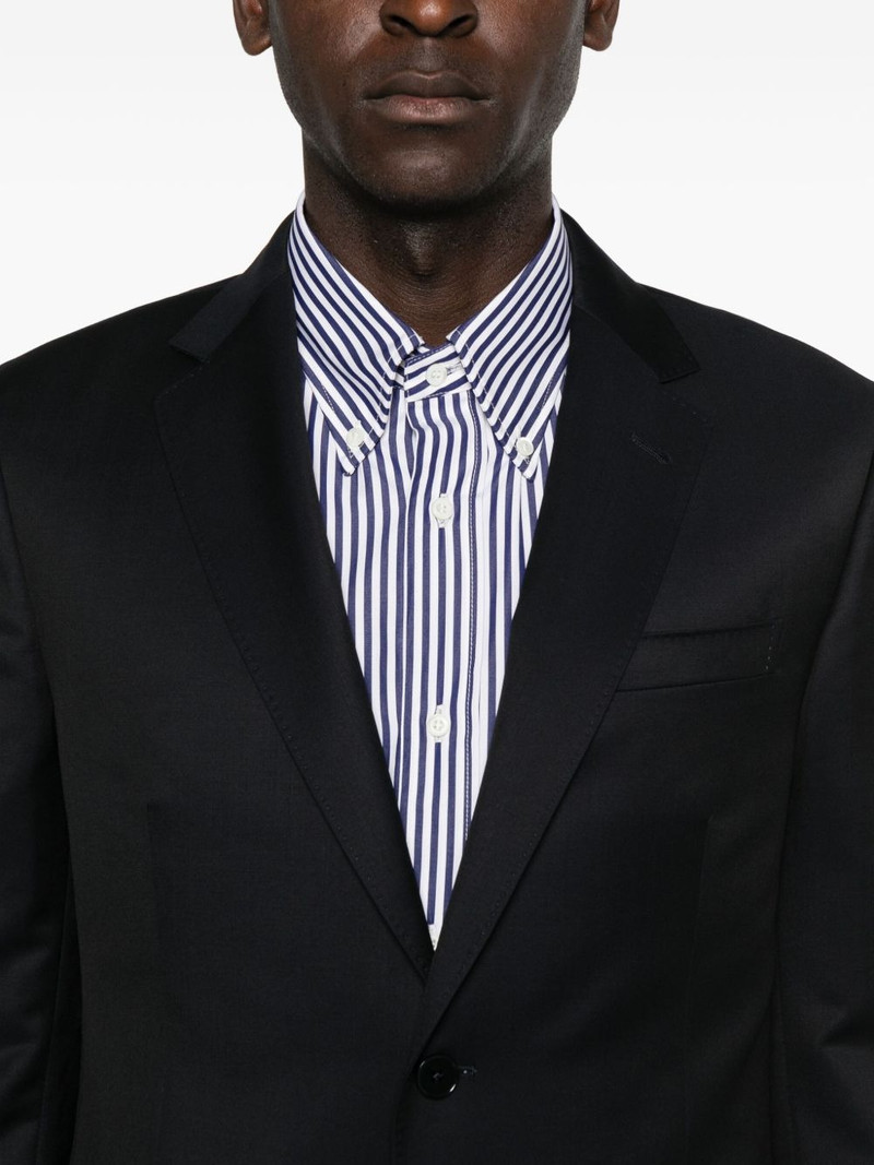 button suit 4