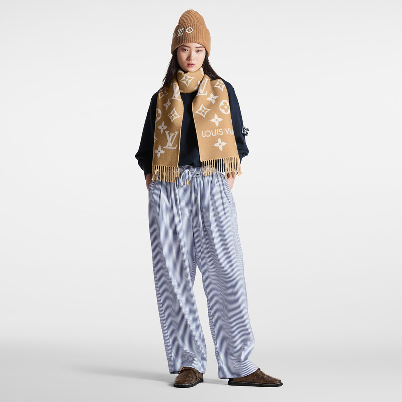 LV Essential Scarf 7