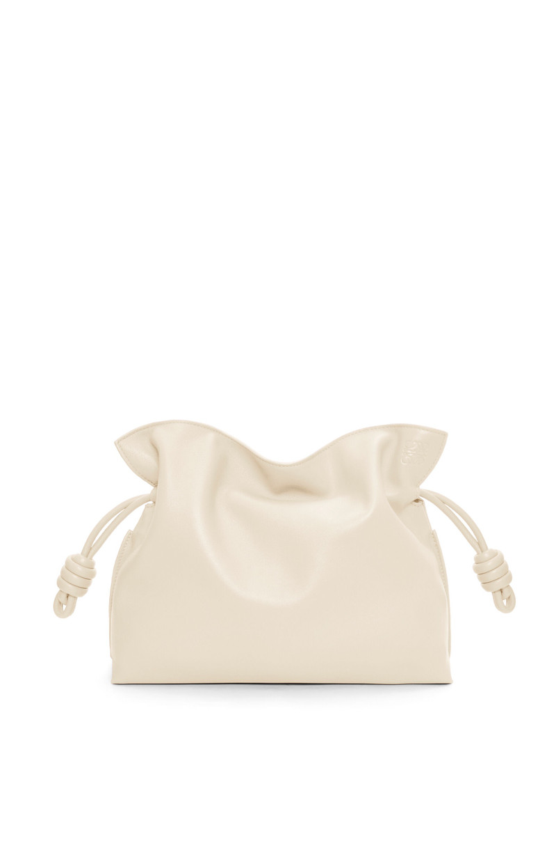 Flamenco clutch in nappa calfskin & Donut chain in resin 1