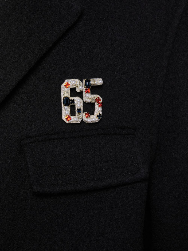 number-motif brooch 3
