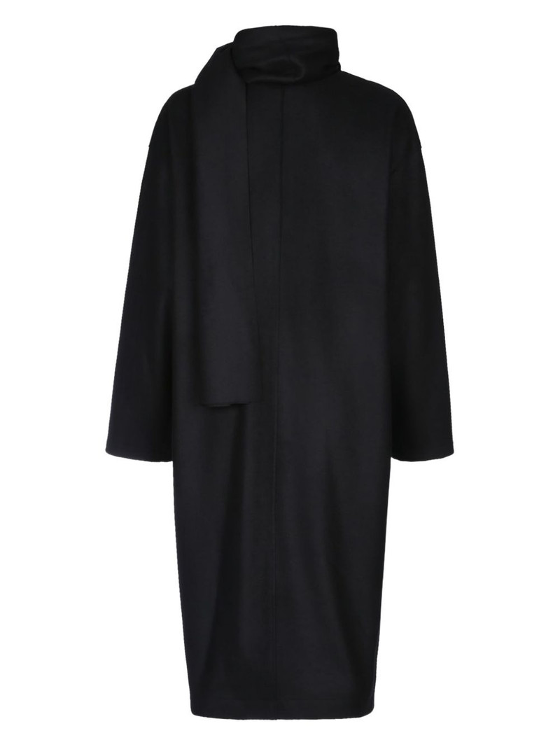 attached-scarf coat 1