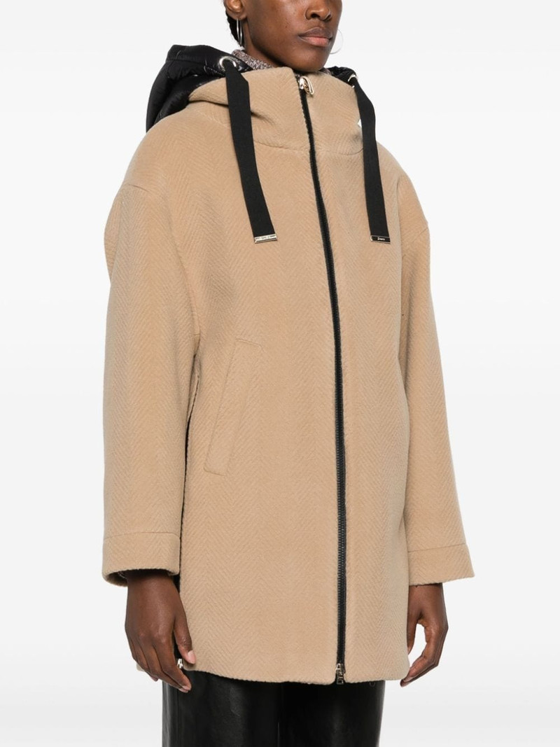 zip-up hooded coat 3