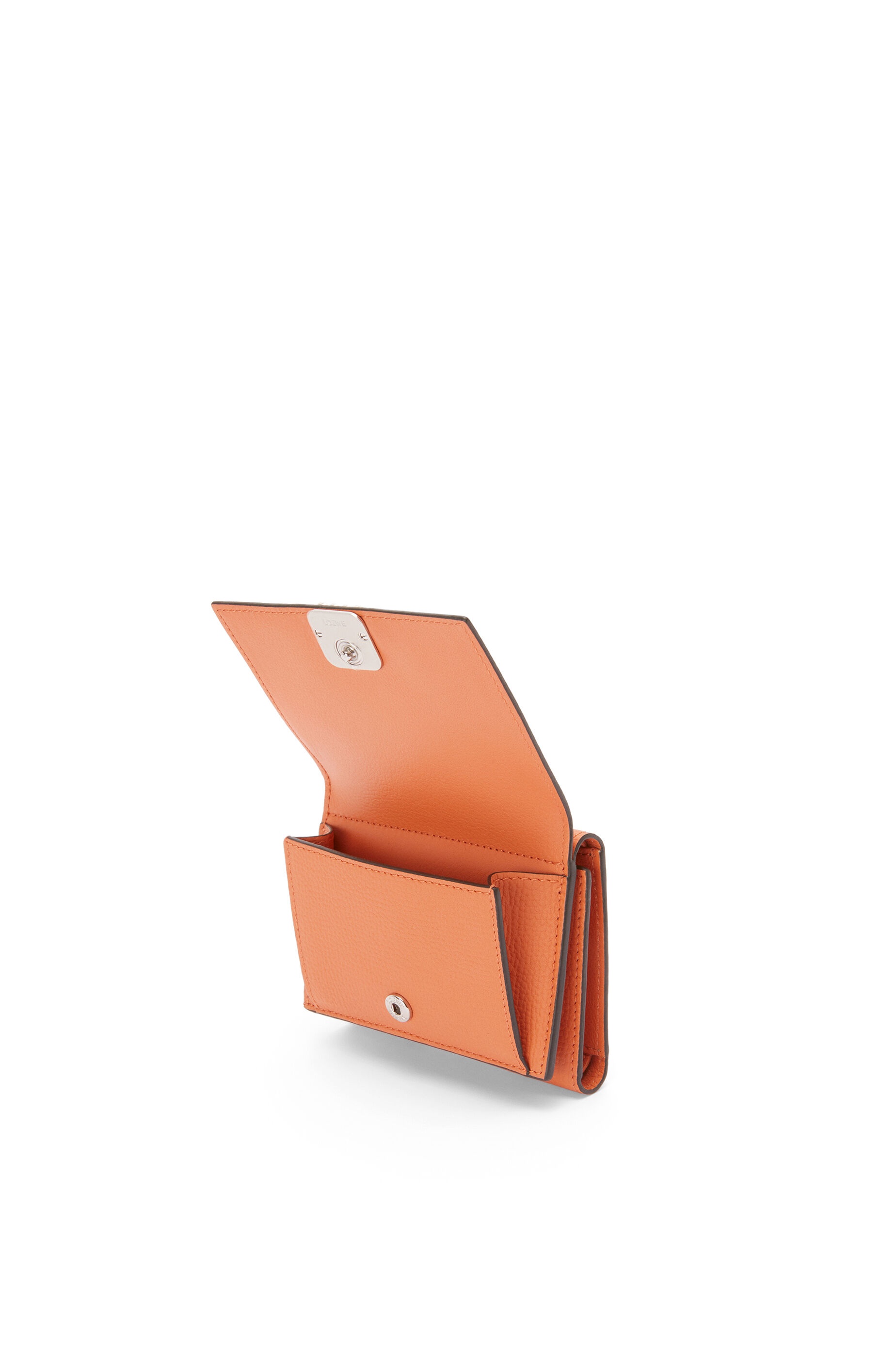 Anagram trifold wallet in pebble grain calfskin - 3