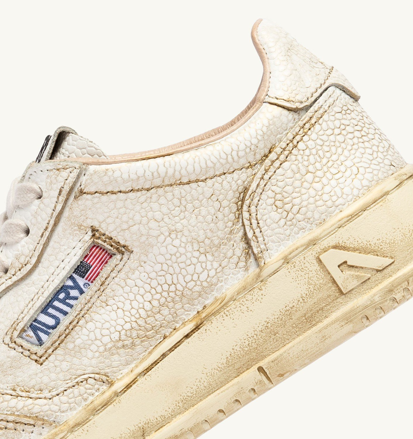 MEDALIST LOW SNEAKERS SUPER VINTAGE IN WHITE AND PLATINUM HAMMERED LEATHER - 6