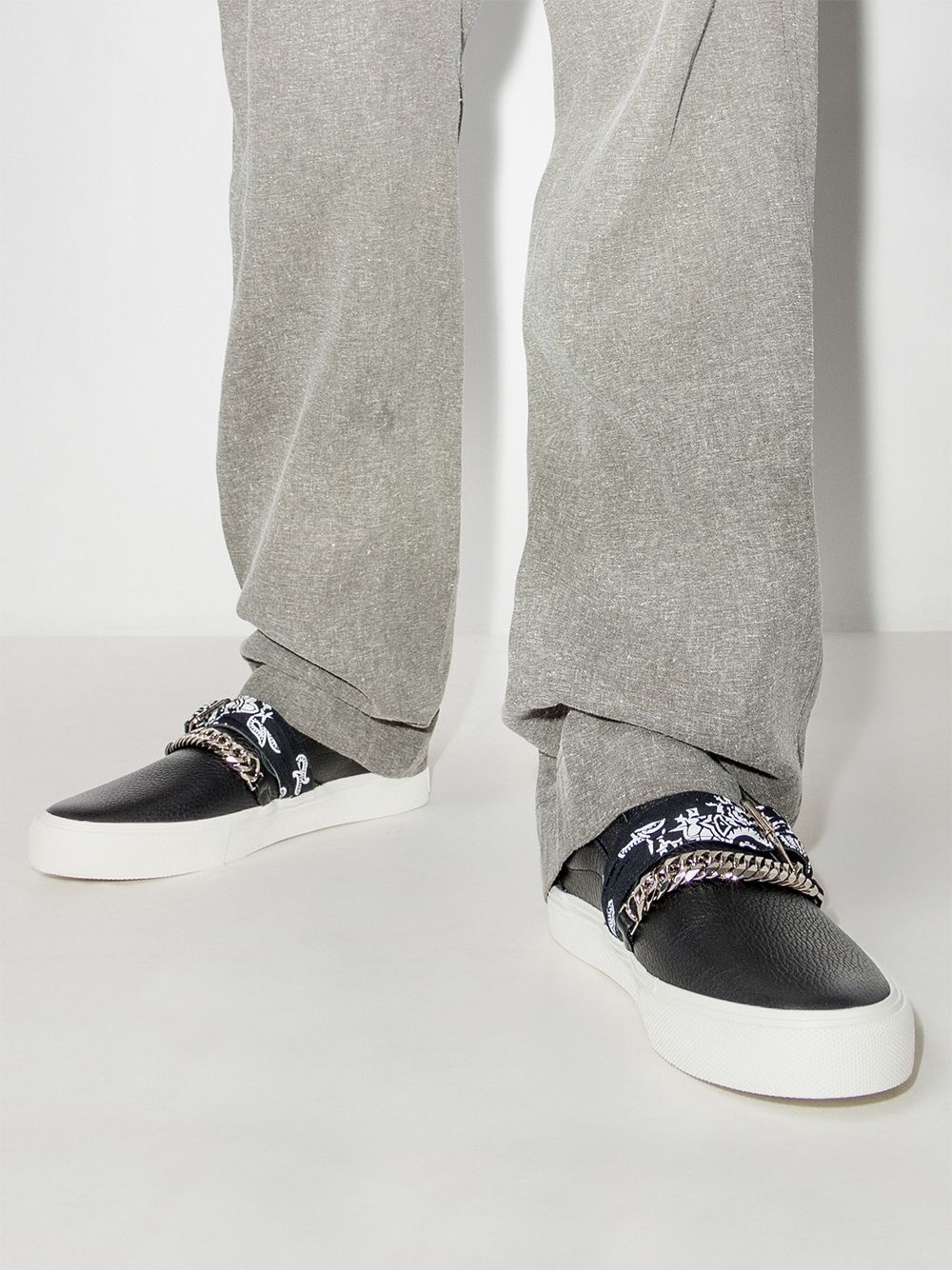 bandana-strap chain-detail sneakers - 5