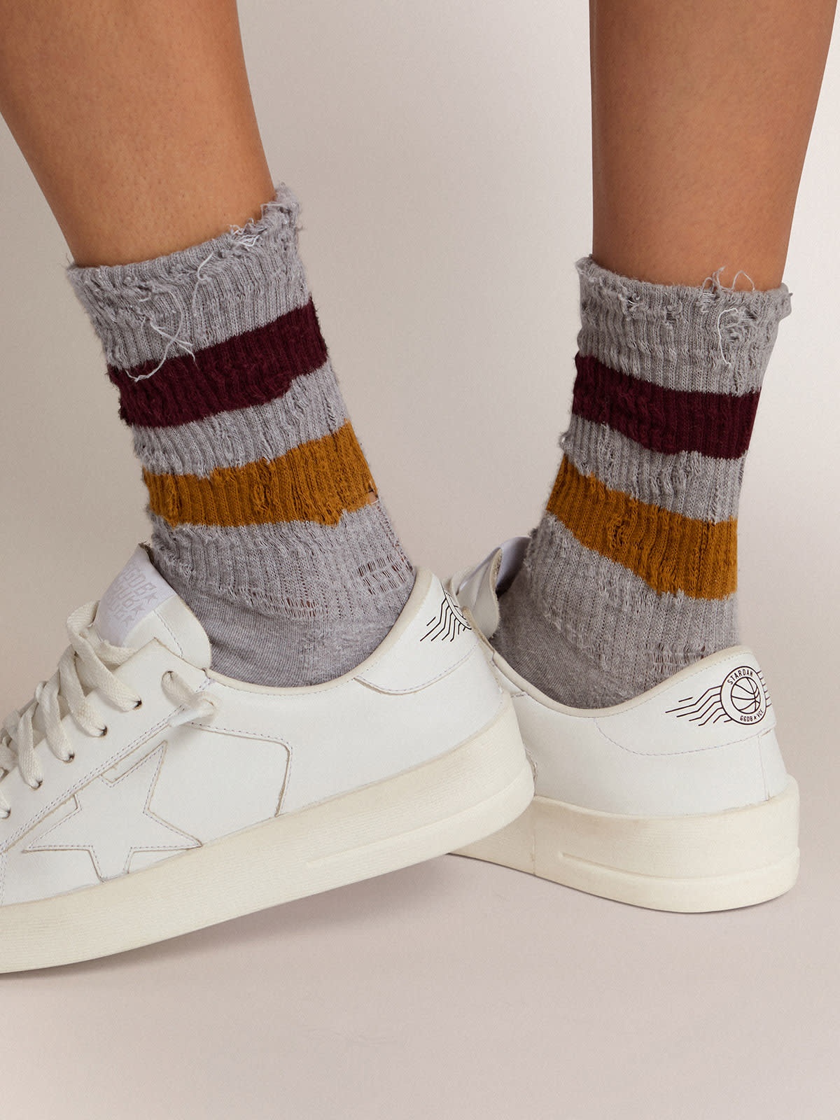 Melange grey socks with distressed details and two-tone stripes - 3