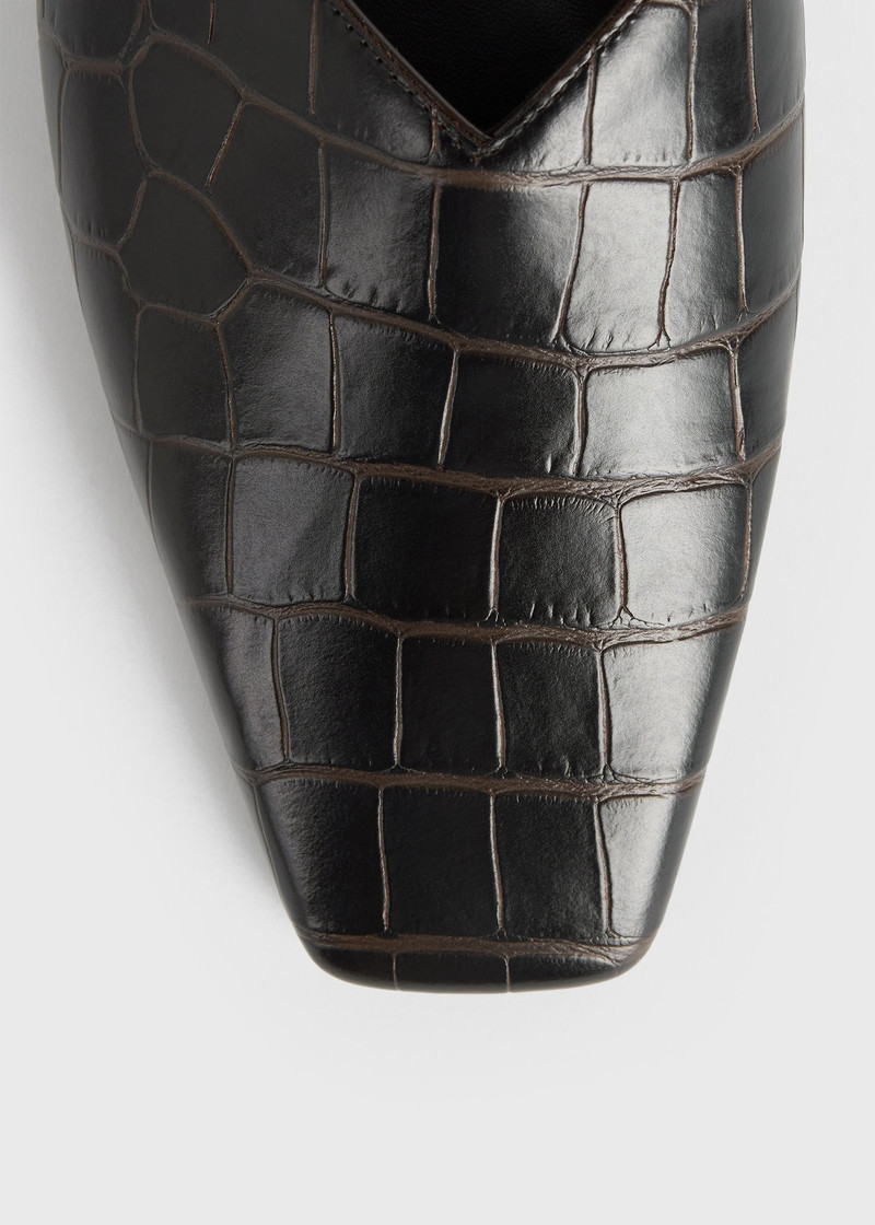 The Everyday Flat dark brown 6