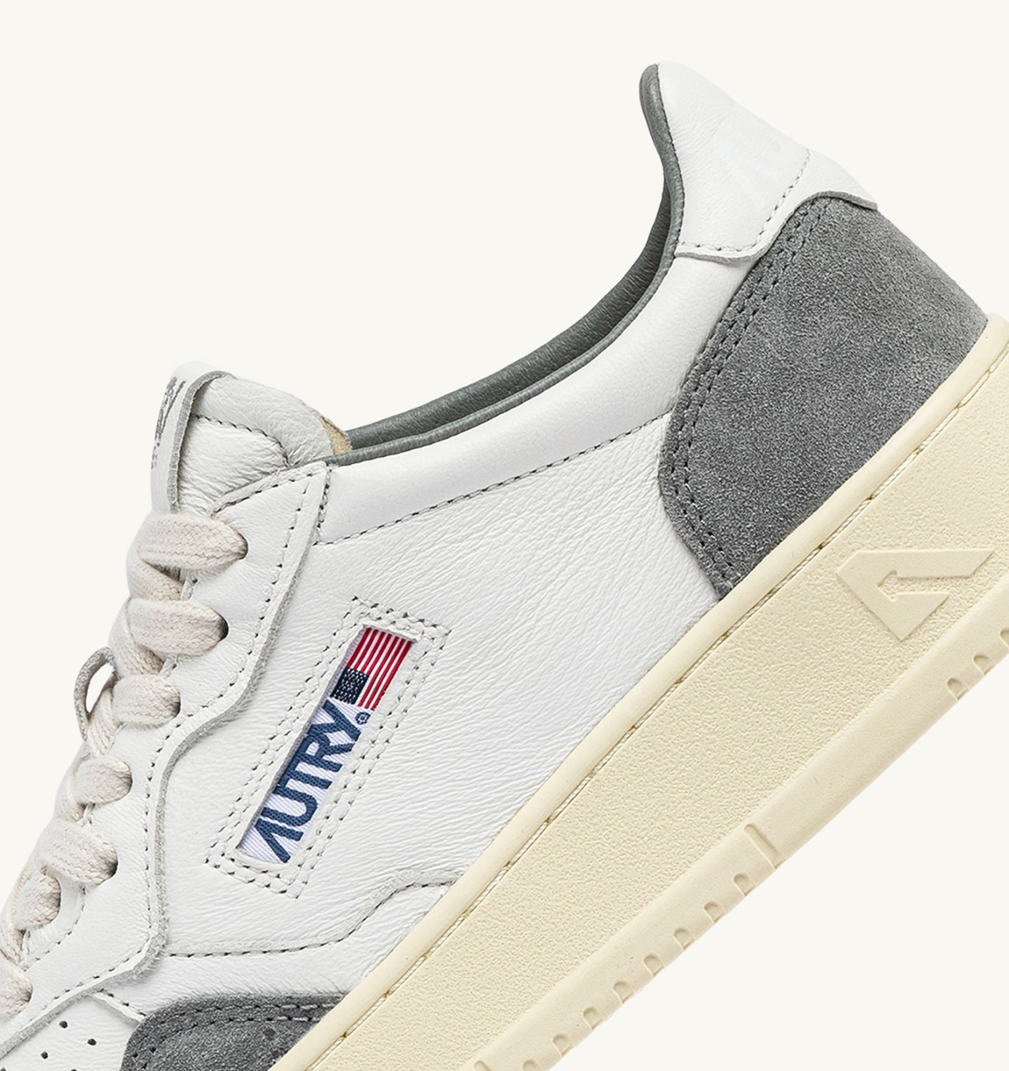 MEDALIST LOW SNEAKERS IN WHITE AND GRAY LEATHER SUEDE - 6