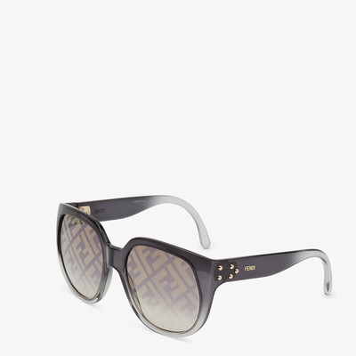 FENDI Gradient effect injection-moulded sunglasses with FF logo outlook