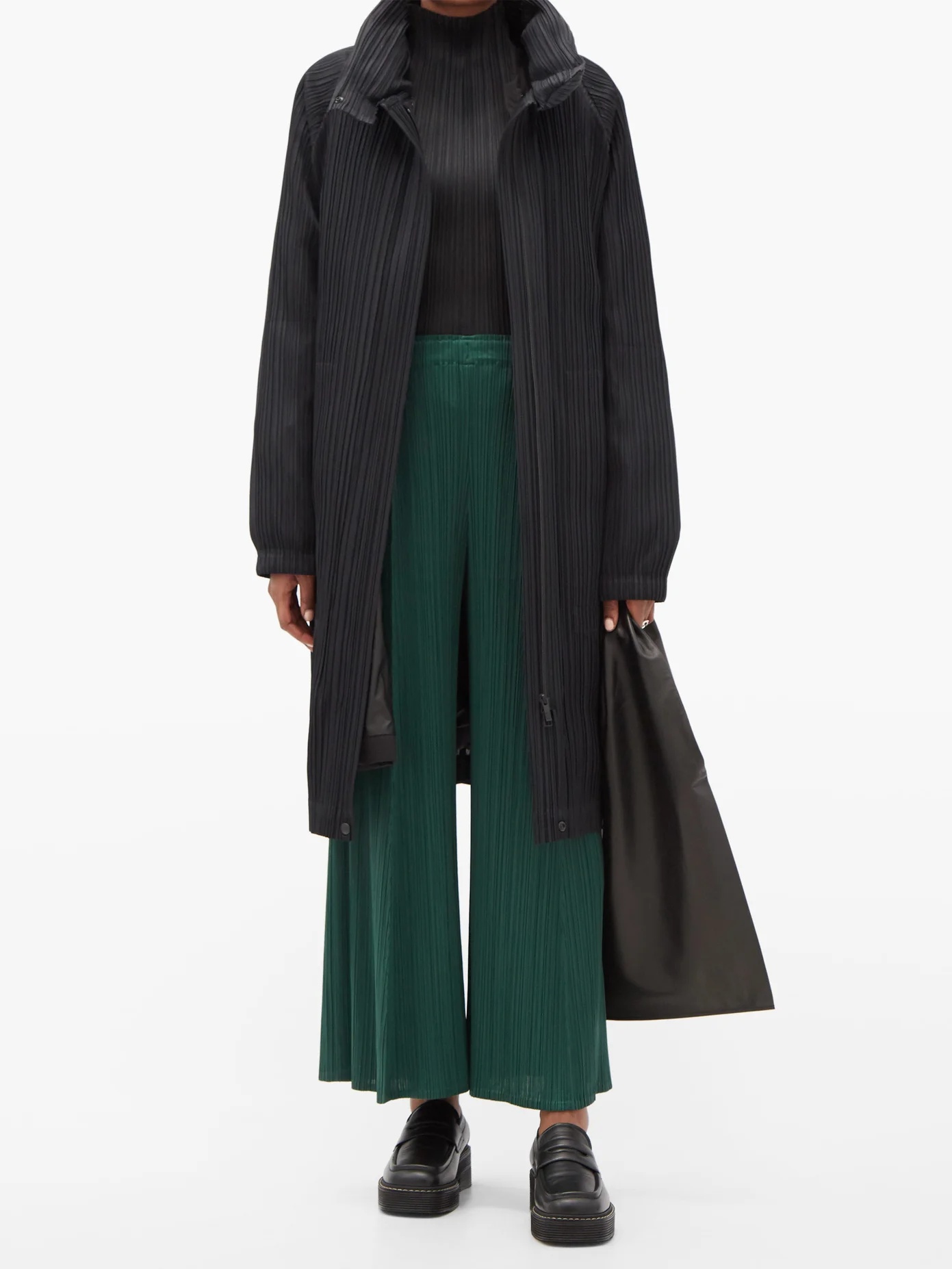 Detachable-panel padded technical-pleated coat - 6