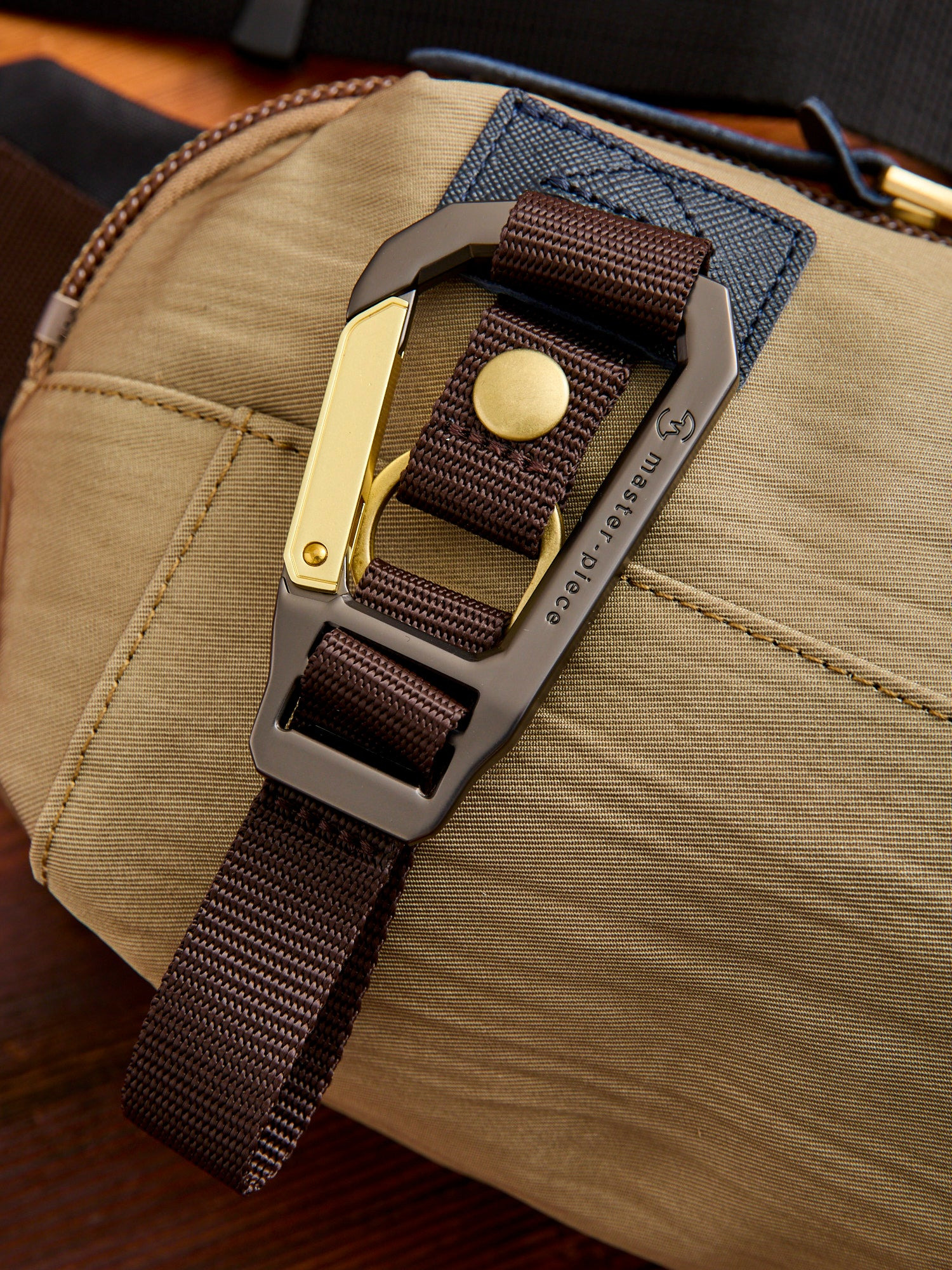 Link Waist Bag v2 in Beige - 4