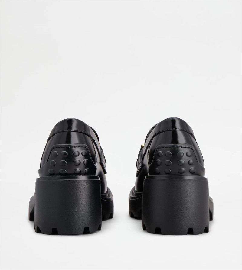 Tod's LOAFERS IN LEATHER - BLACK outlook