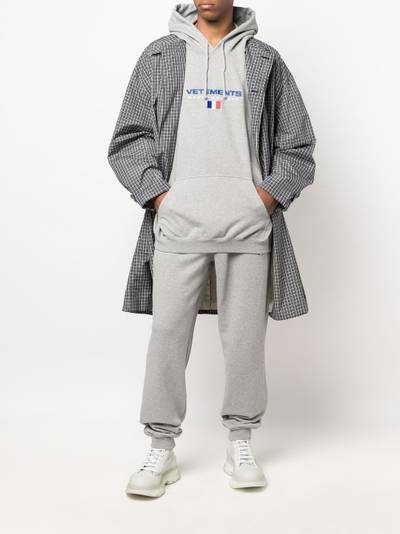 VETEMENTS embroidered-logo drawstring hoodie outlook