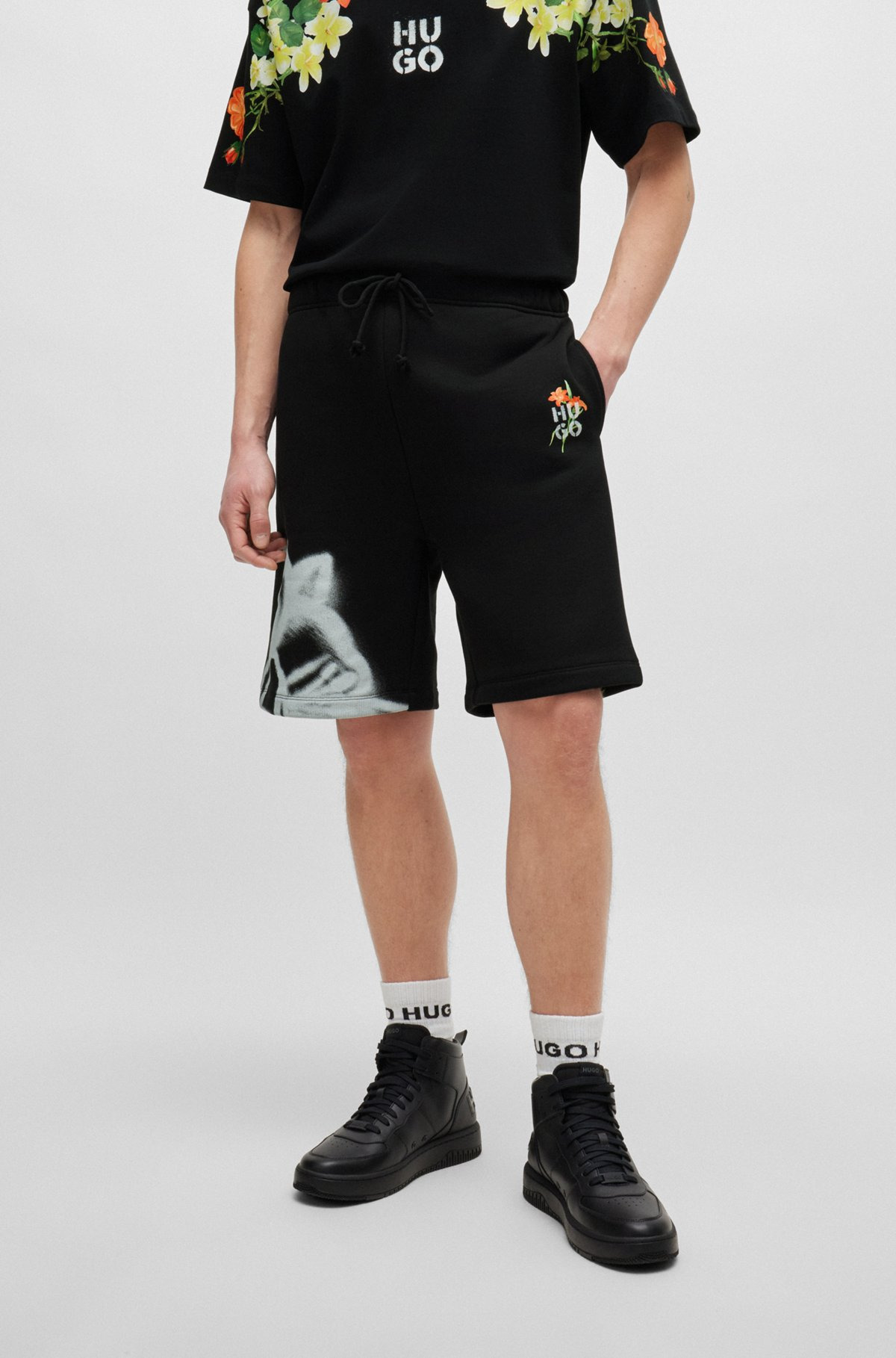 RELAXED-FIT SHORTS WITH FLORAL ARTWORK - 2