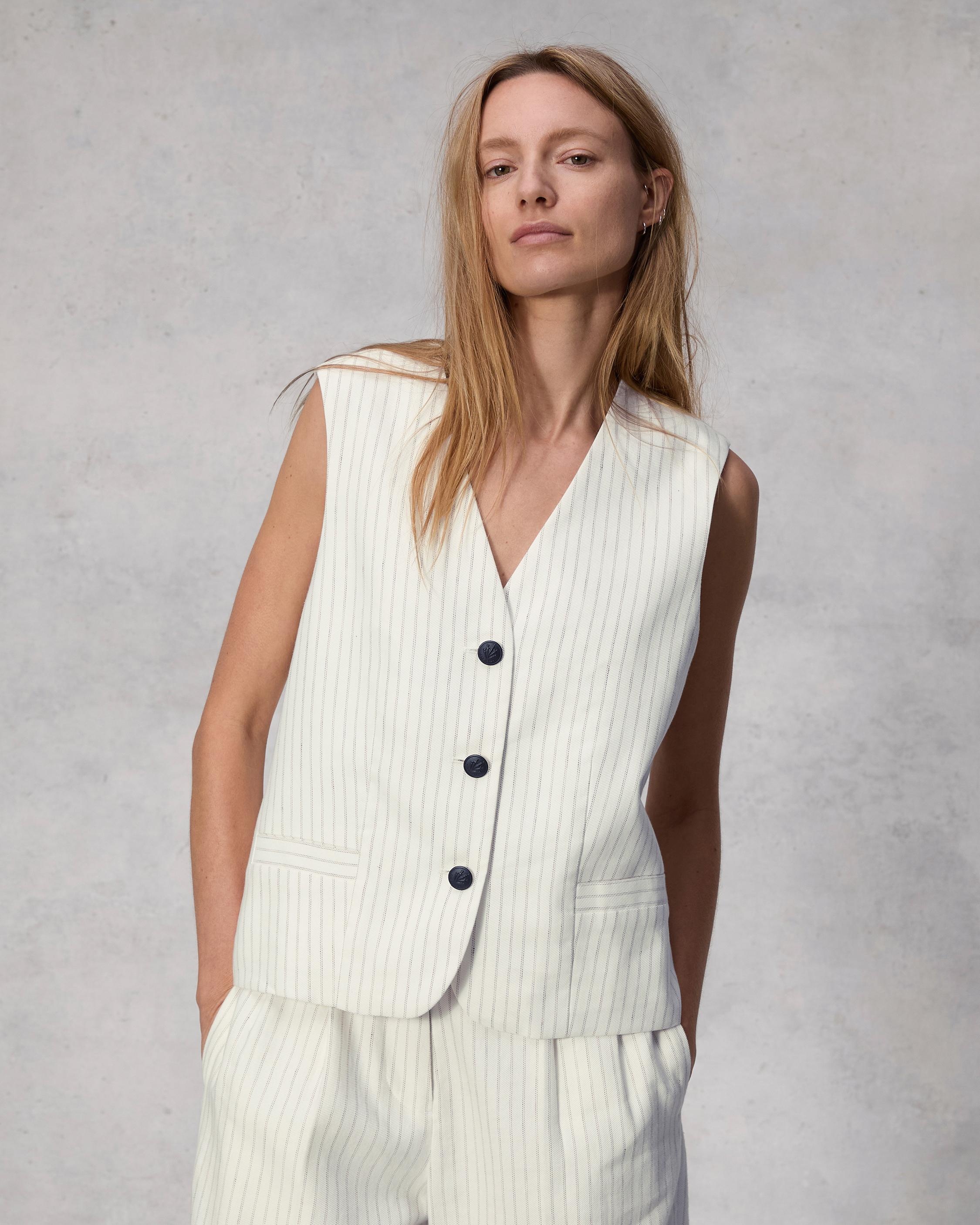 Erin Cotton Linen Vest
Relaxed Fit - 2