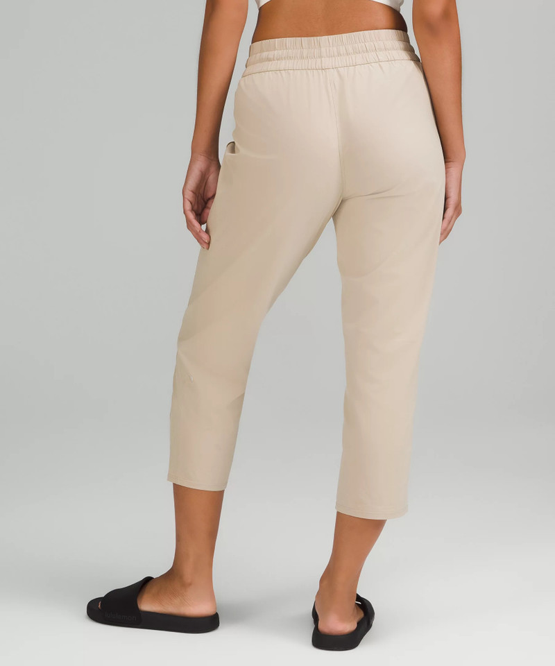 Pull-On Mid-Rise Tapered-Leg Cropped Pant 23" 3