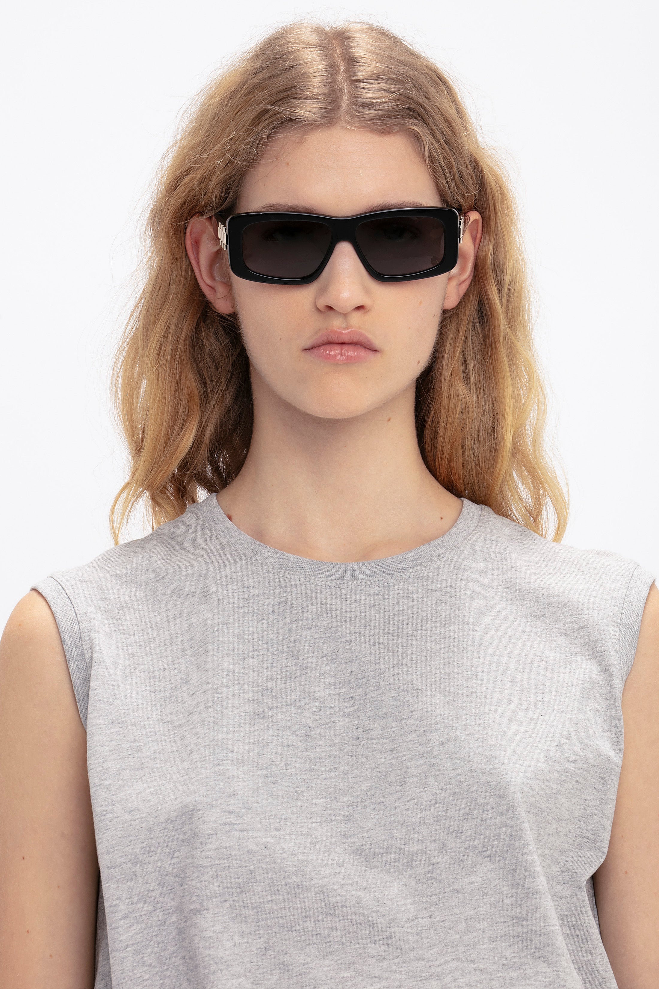 Chain Detail Rectangular Frame Sunglasses In Black - 3