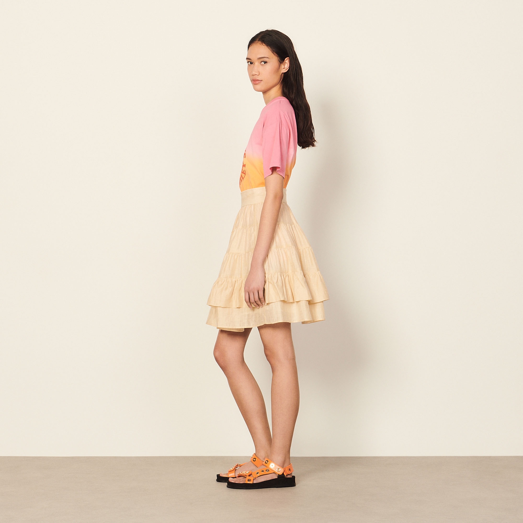 Short skirt with ruffles - 4