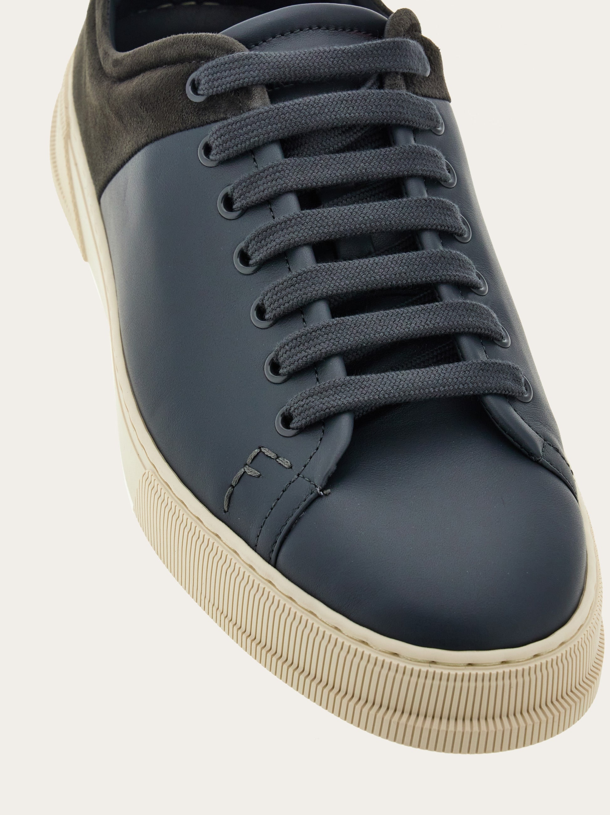 Low cut sneaker - 6