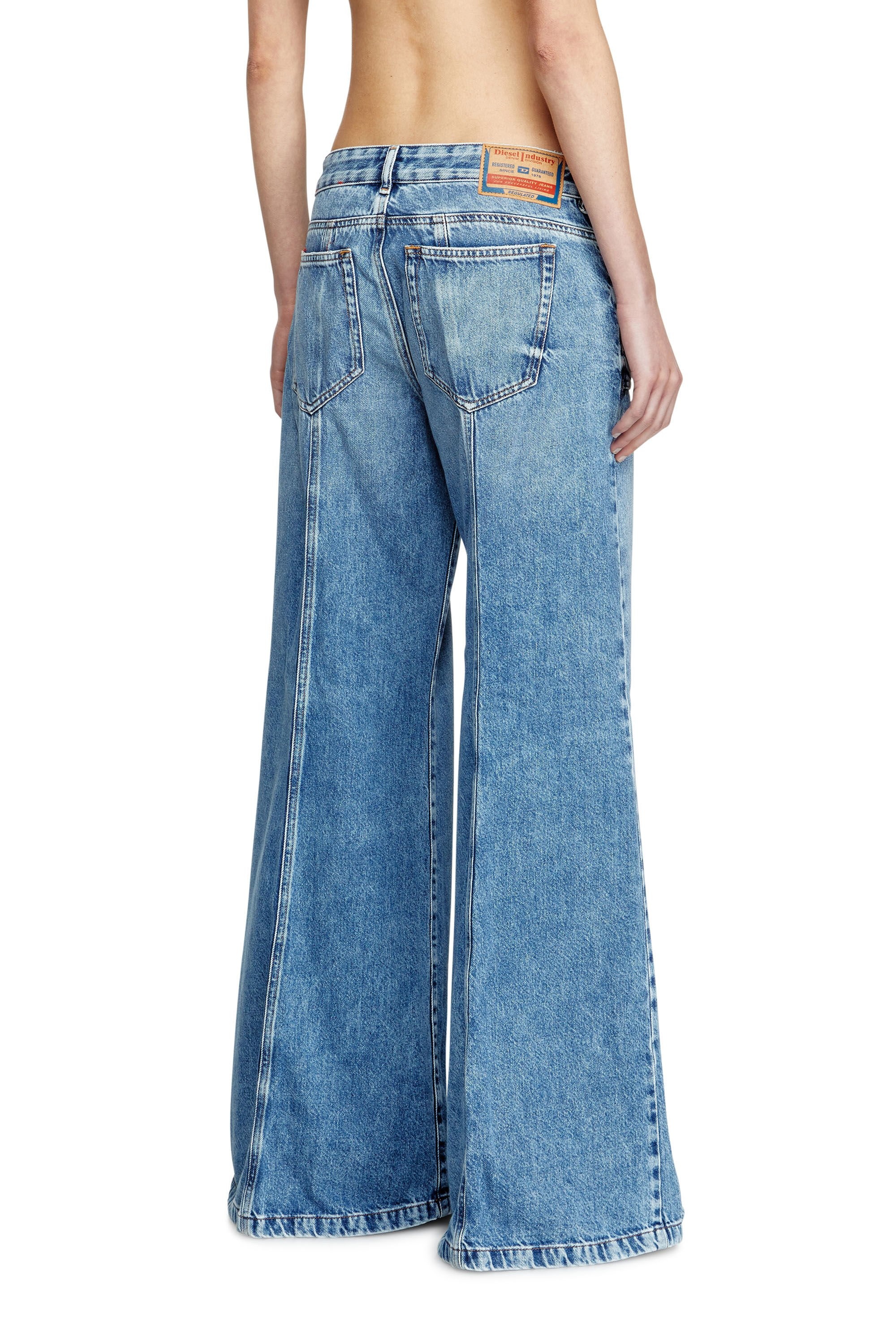 BOOTCUT AND FLARE JEANS D-AKII 09H95 - 4