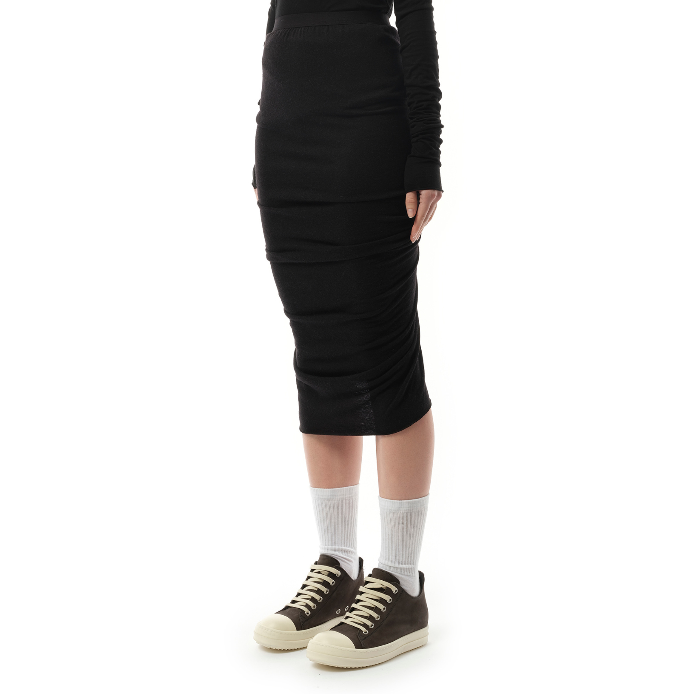 Shrimp Skirt in Black - 5