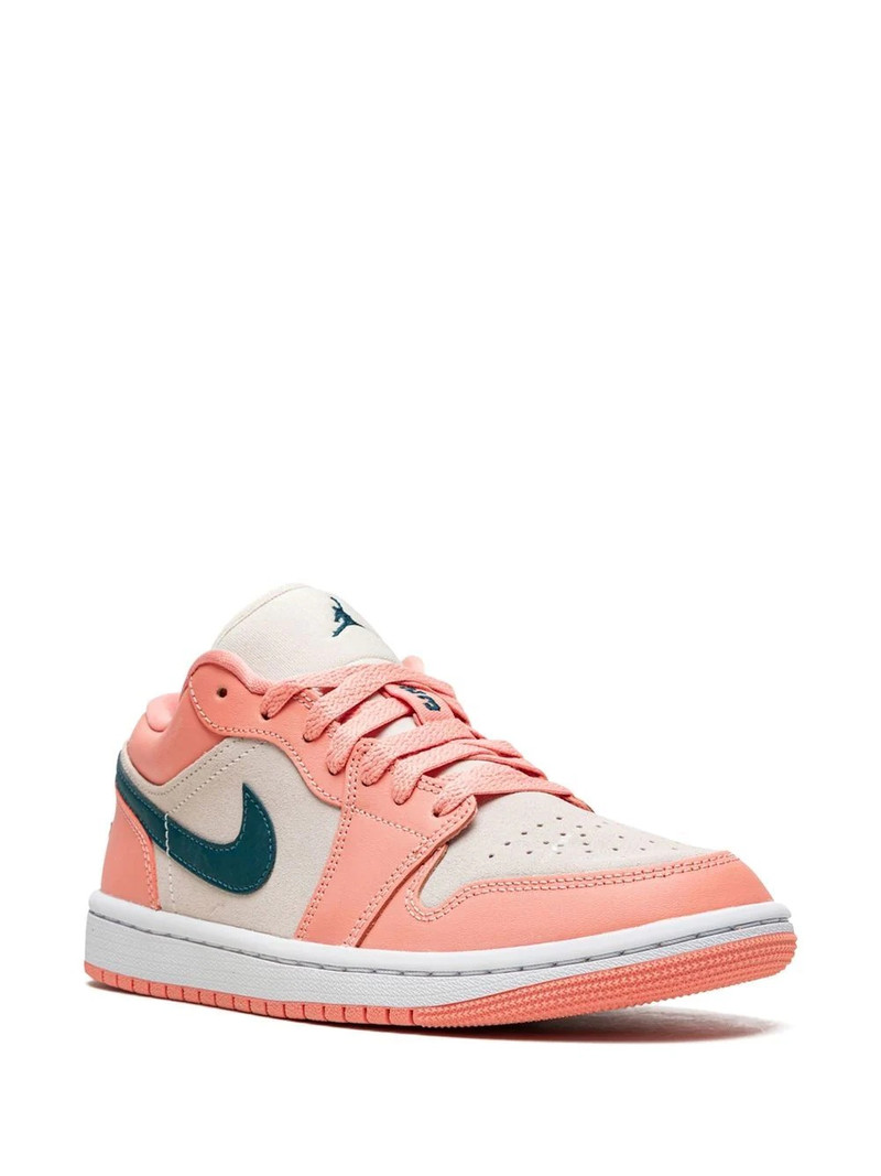 Jordan Air Jordan 1 Low sneakers outlook