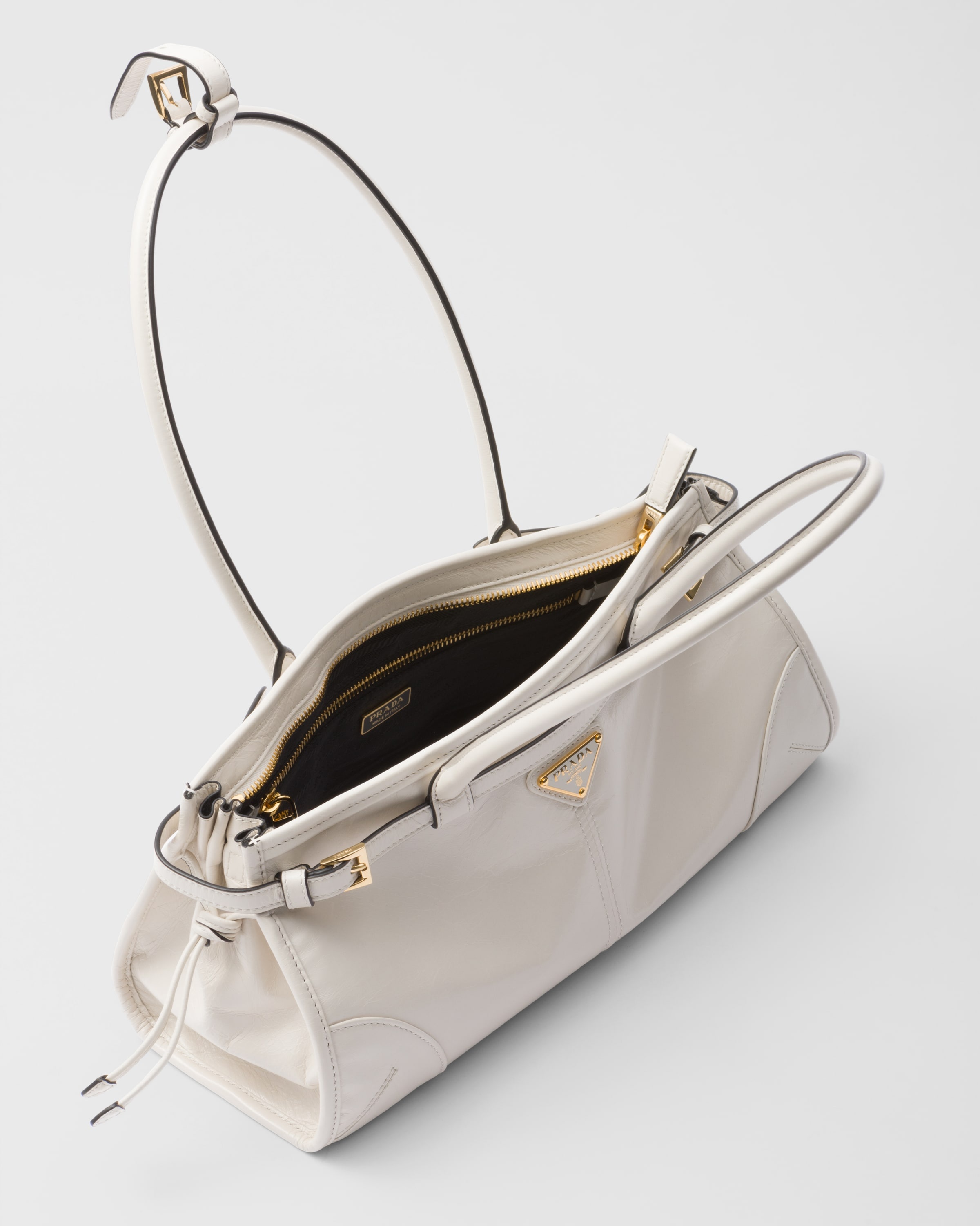 Medium leather handbag - 5