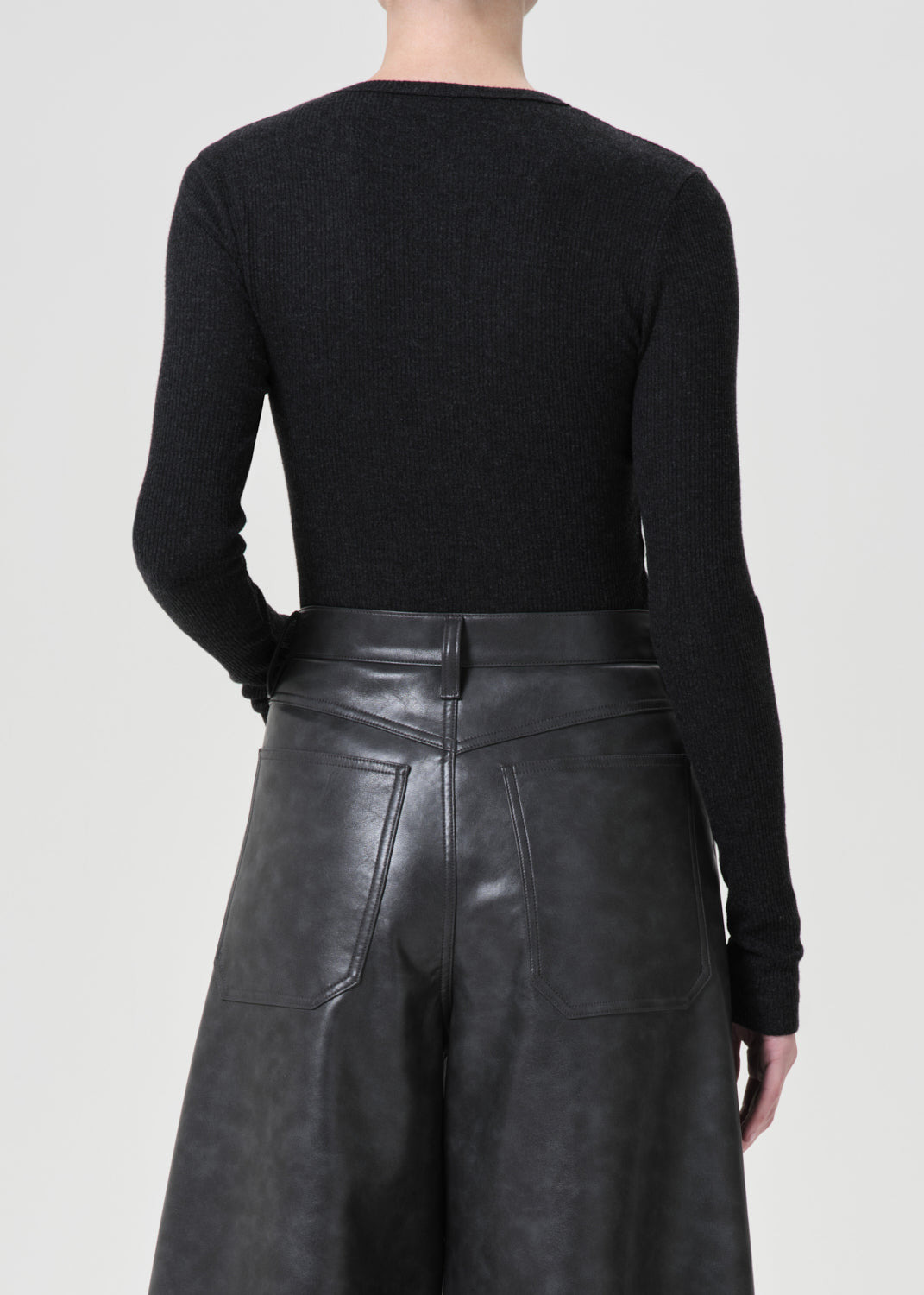 DELPHI SLIM TEE IN KATNISS - 2