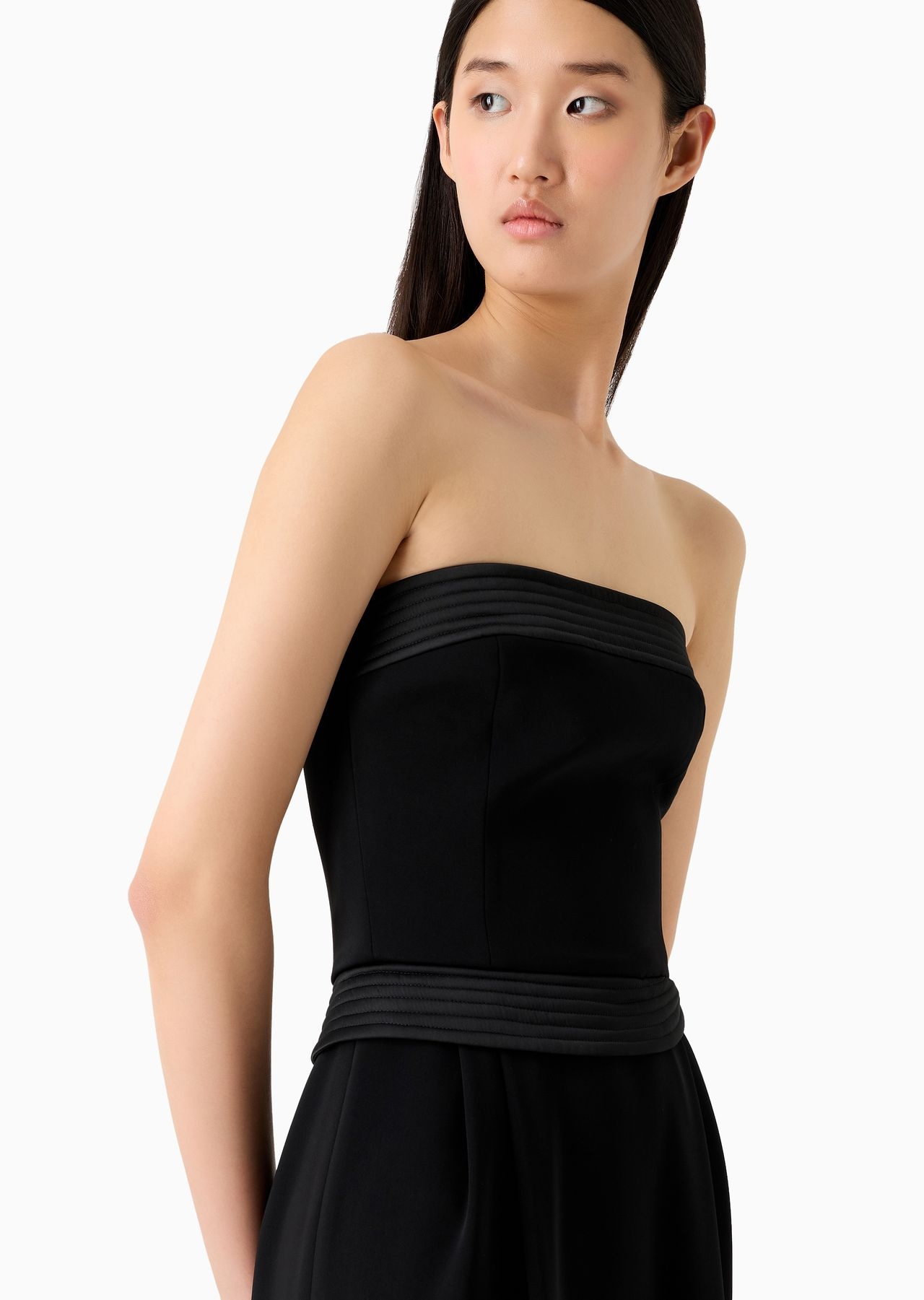 Strapless long dress in technical crêpe with quilted details - 5