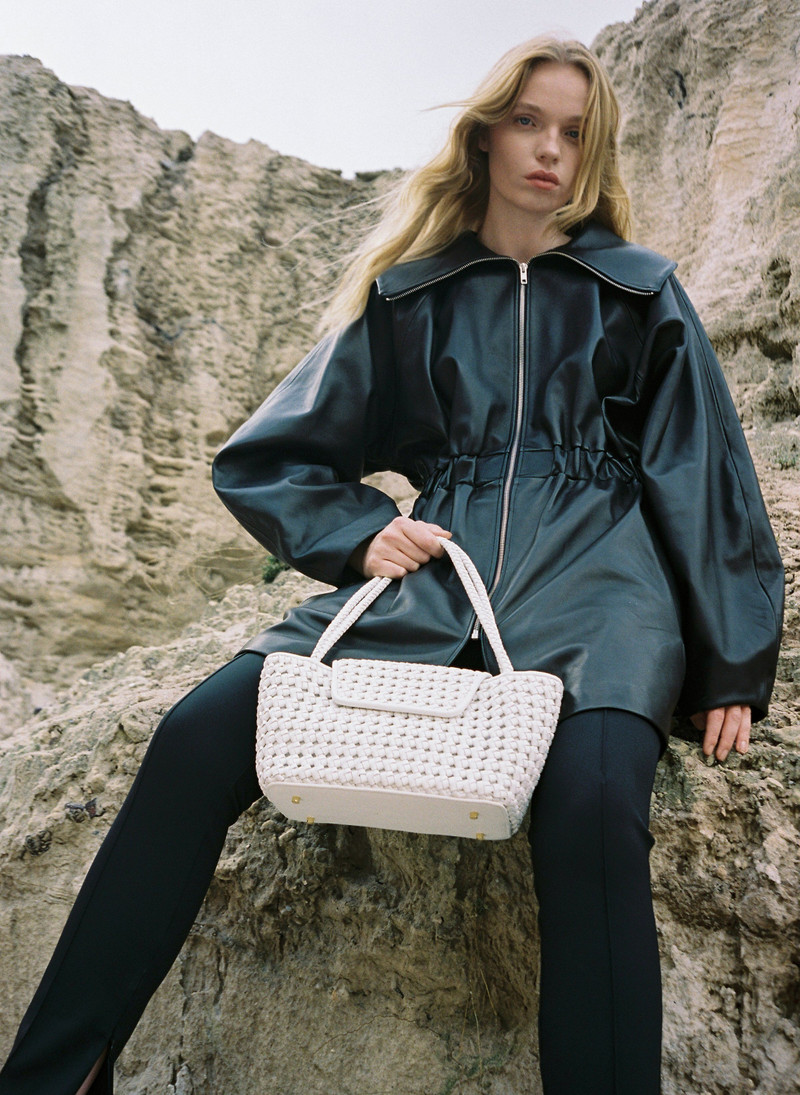 Elleme Courrier Tote Woven Leather White outlook