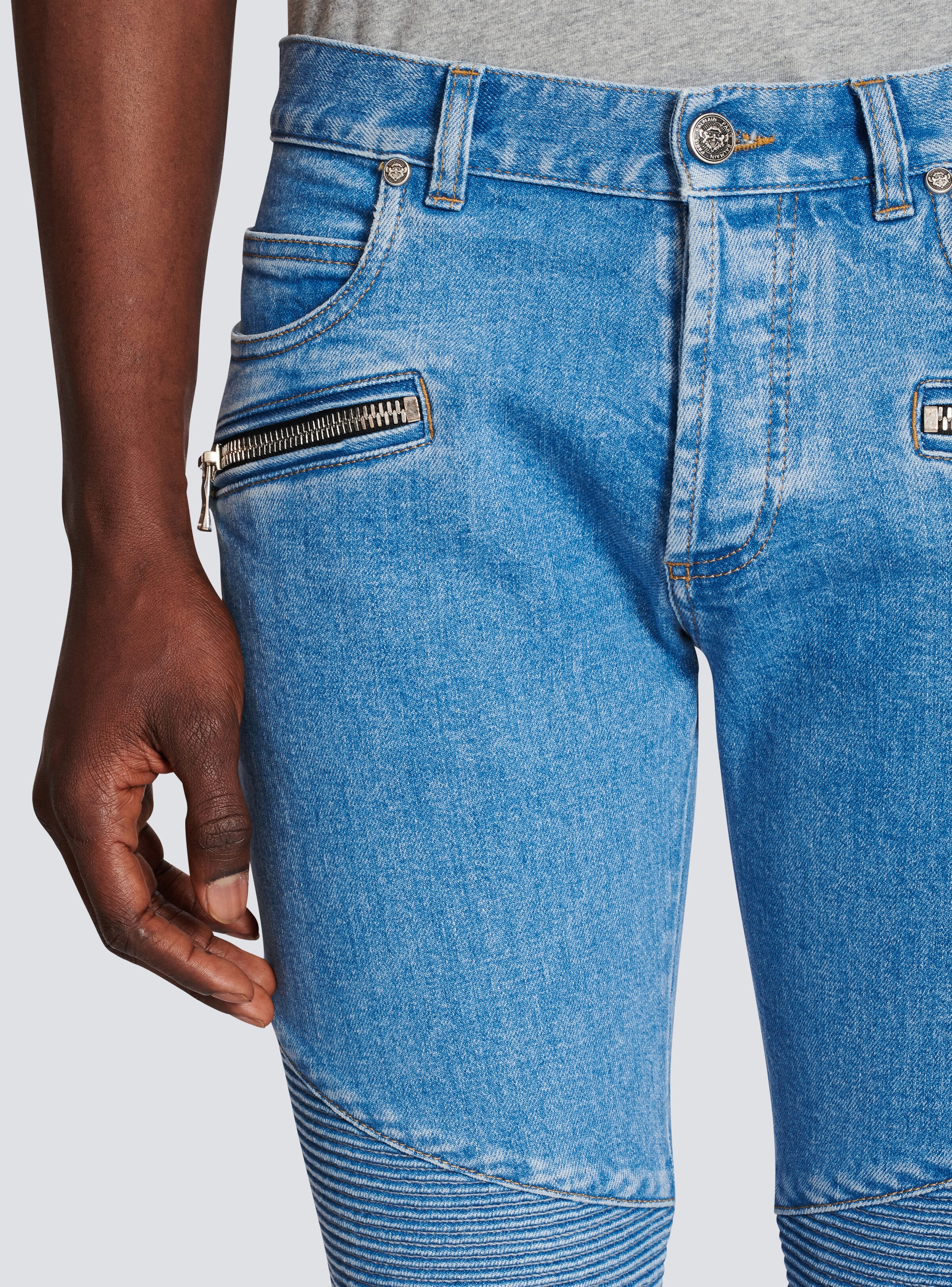 Slim cut ridged cotton jeans with Balmain monogram hem - 6