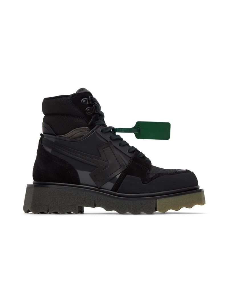 Black Hiking Sponge Boot 1