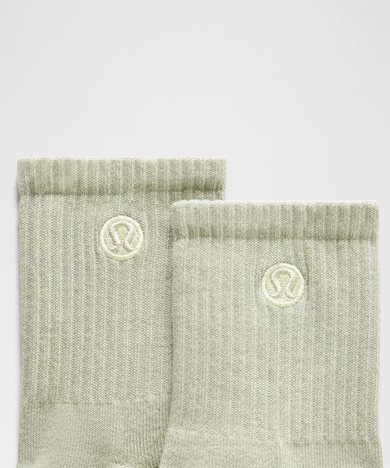 lululemon Unisex Daily Essential Quarter Socks outlook