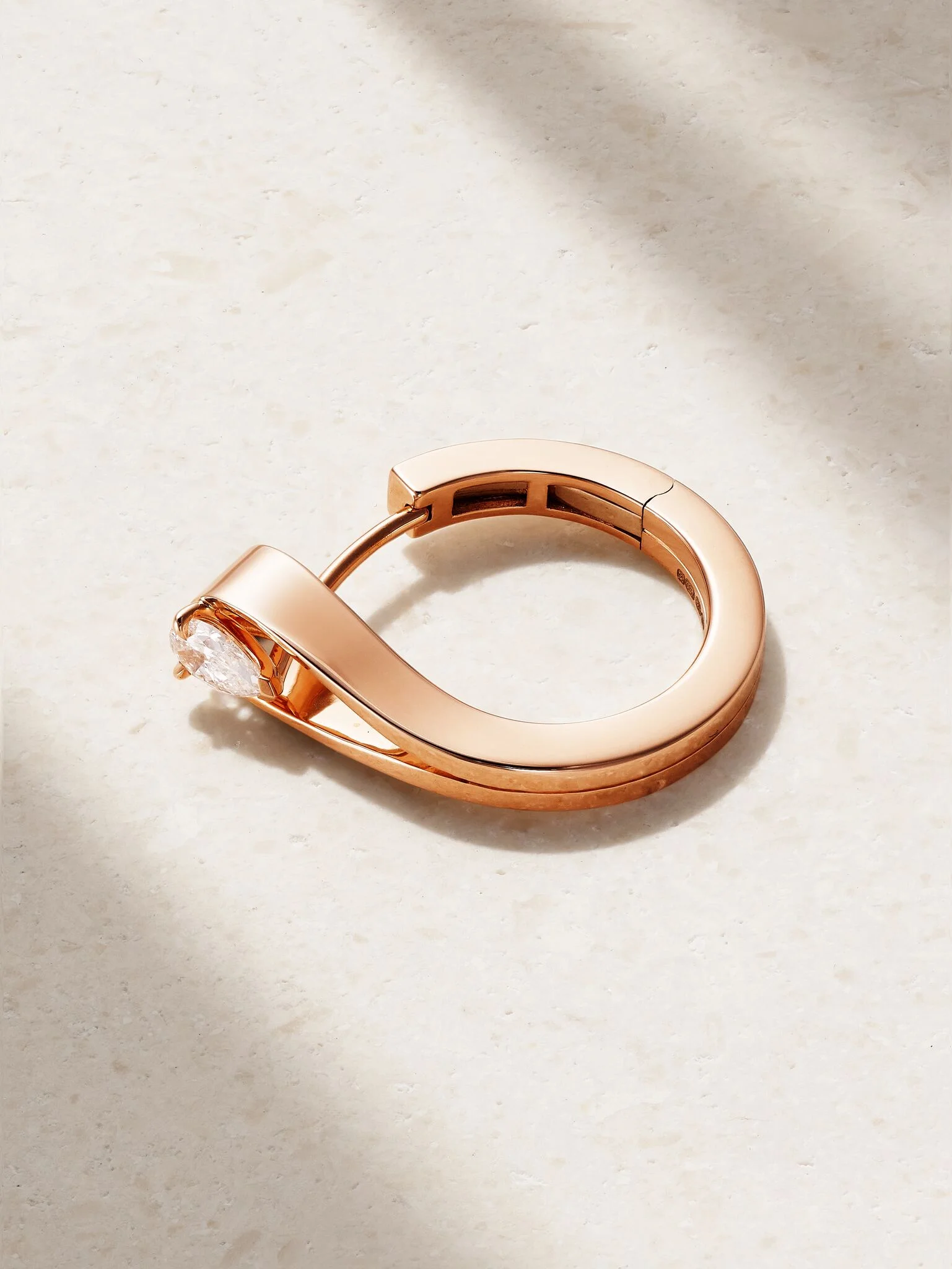Serti Inversé 18-karat rose gold diamond earring Gold - 1