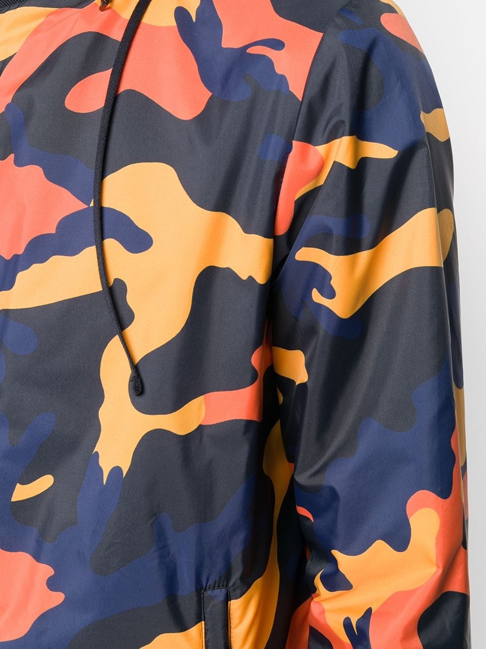 camouflage-print reversible windbreaker - 5